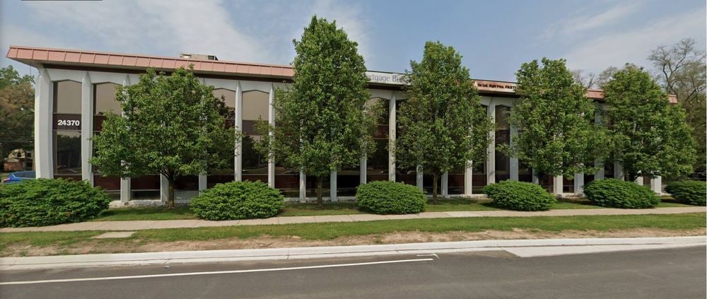 24370 Northwestern Hwy, Southfield, MI 48075
