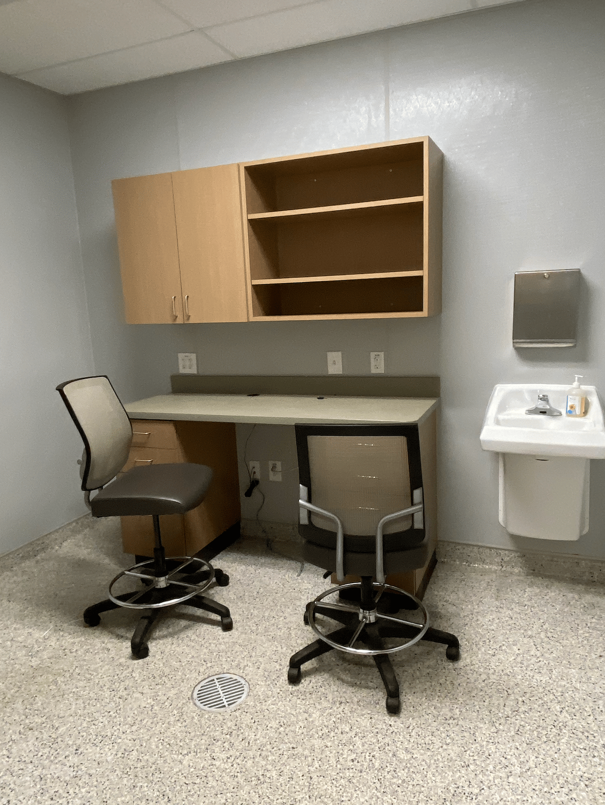 2557427