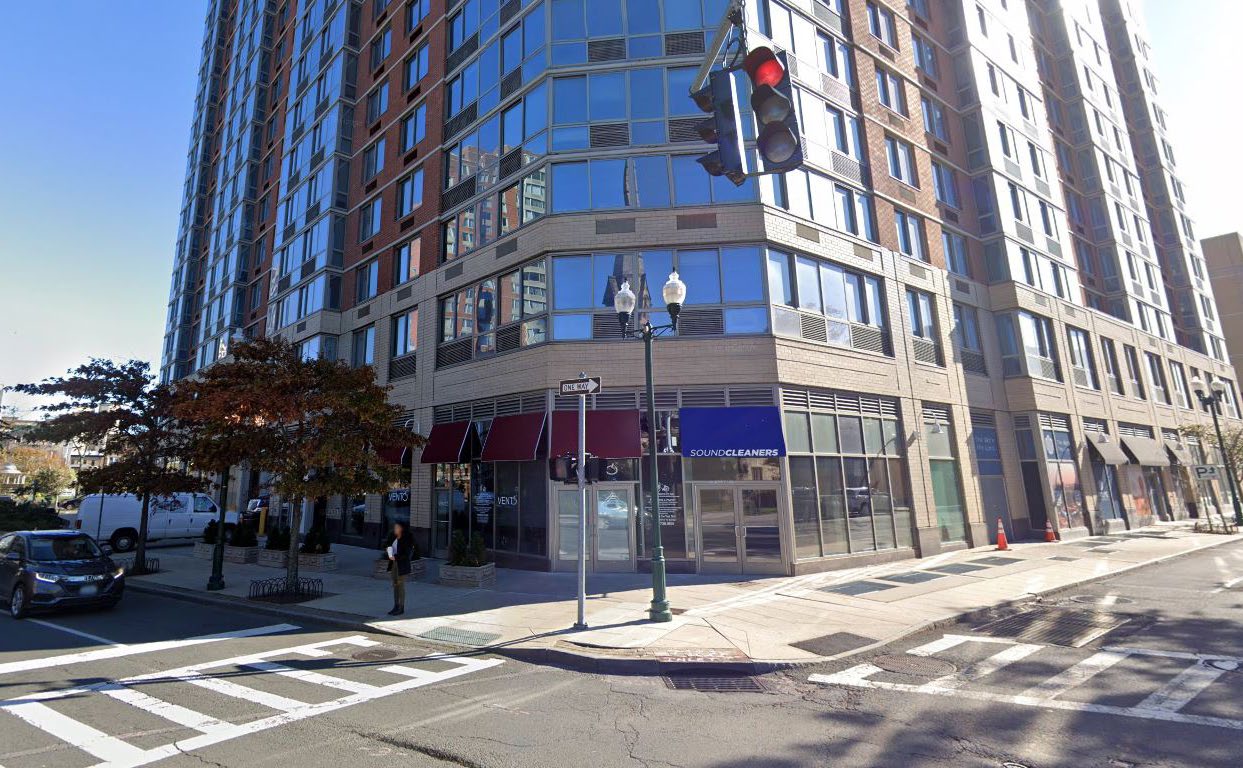 40 Memorial Hwy, New Rochelle, NY 10801