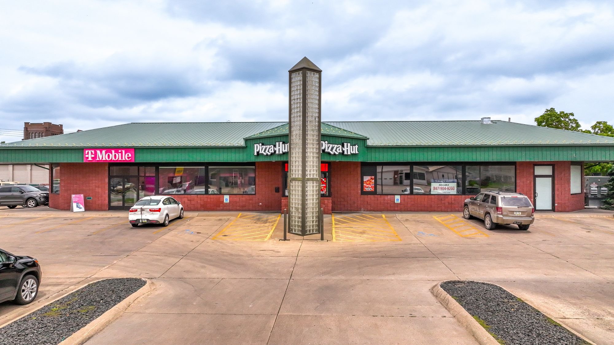 308 1St Ave E, Newton, IA 50208