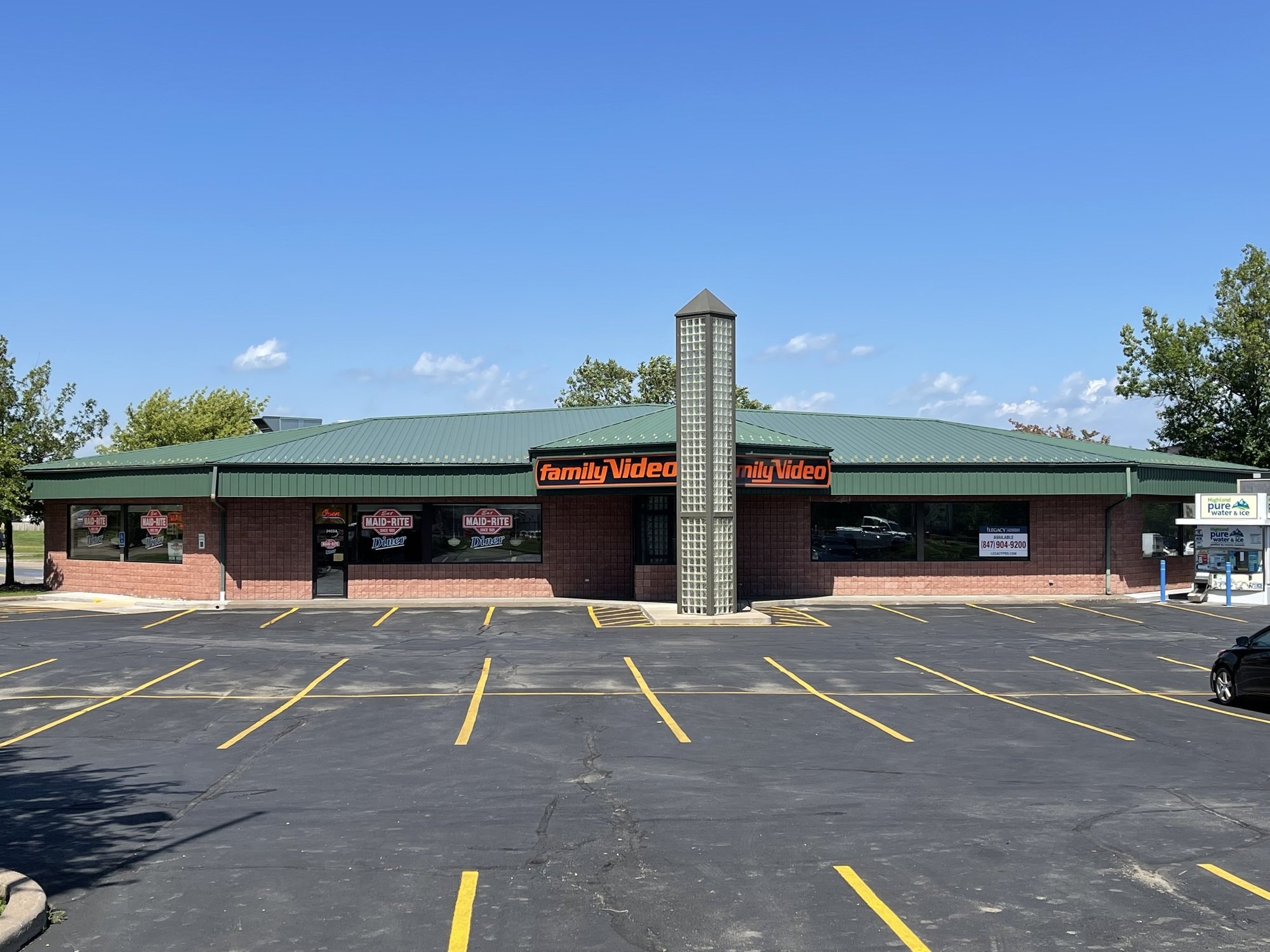 2402 E 53Rd St, Davenport, IA 52807
