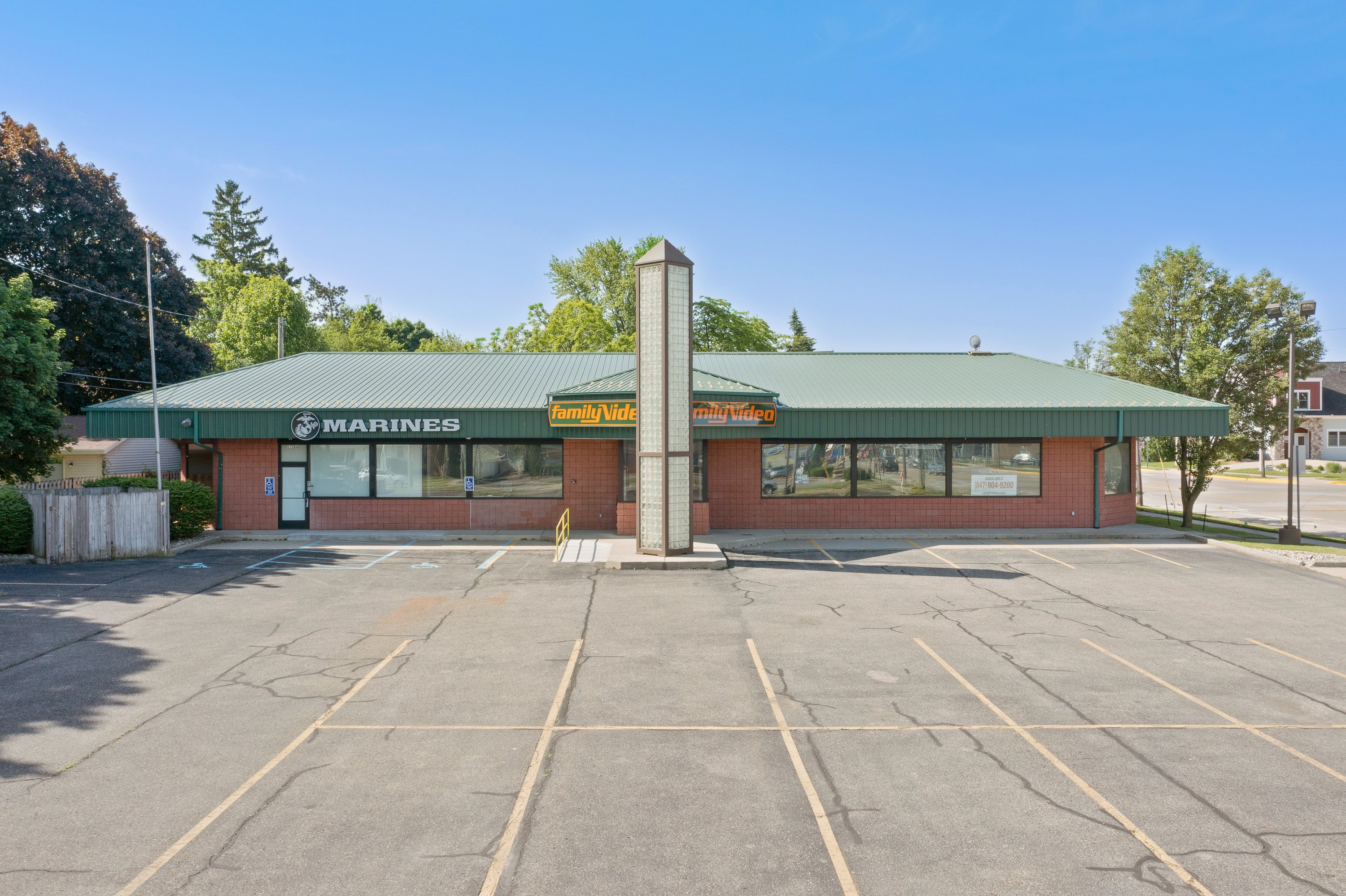359 Broadway St, South Haven, MI 49090
