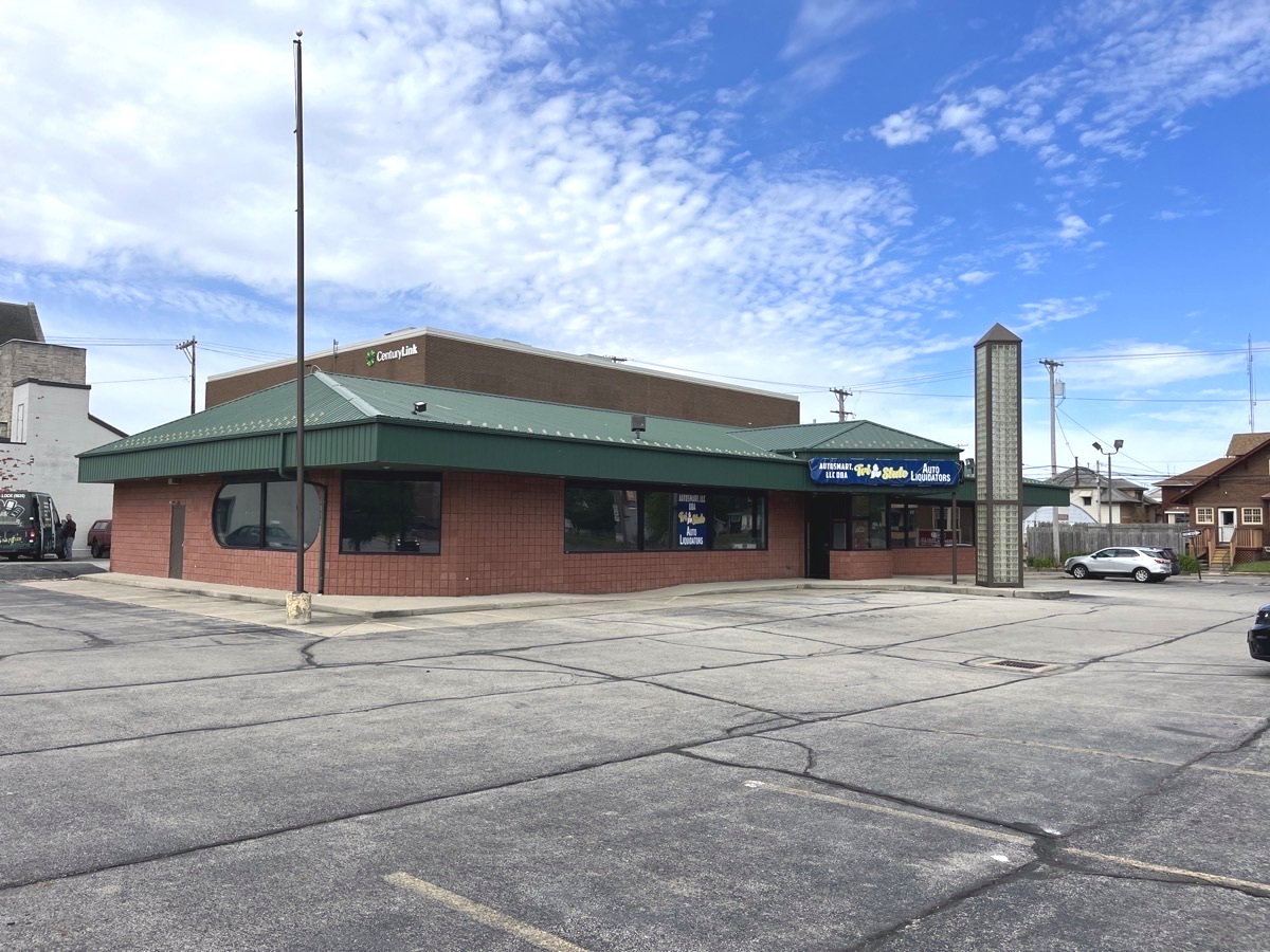 143 N Main St, Bellefontaine, OH 43311