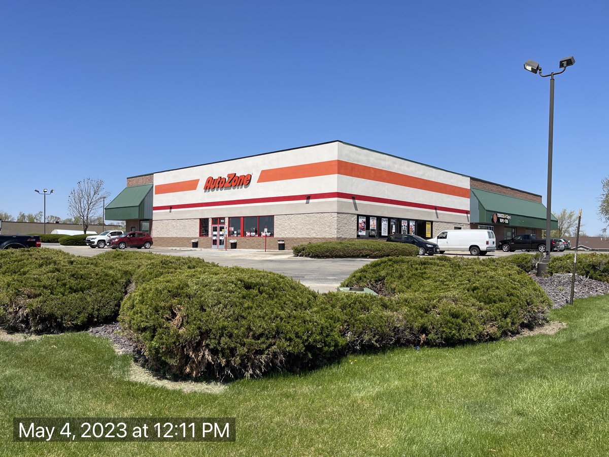 1055 Linden Dr, Marion, IA 52302