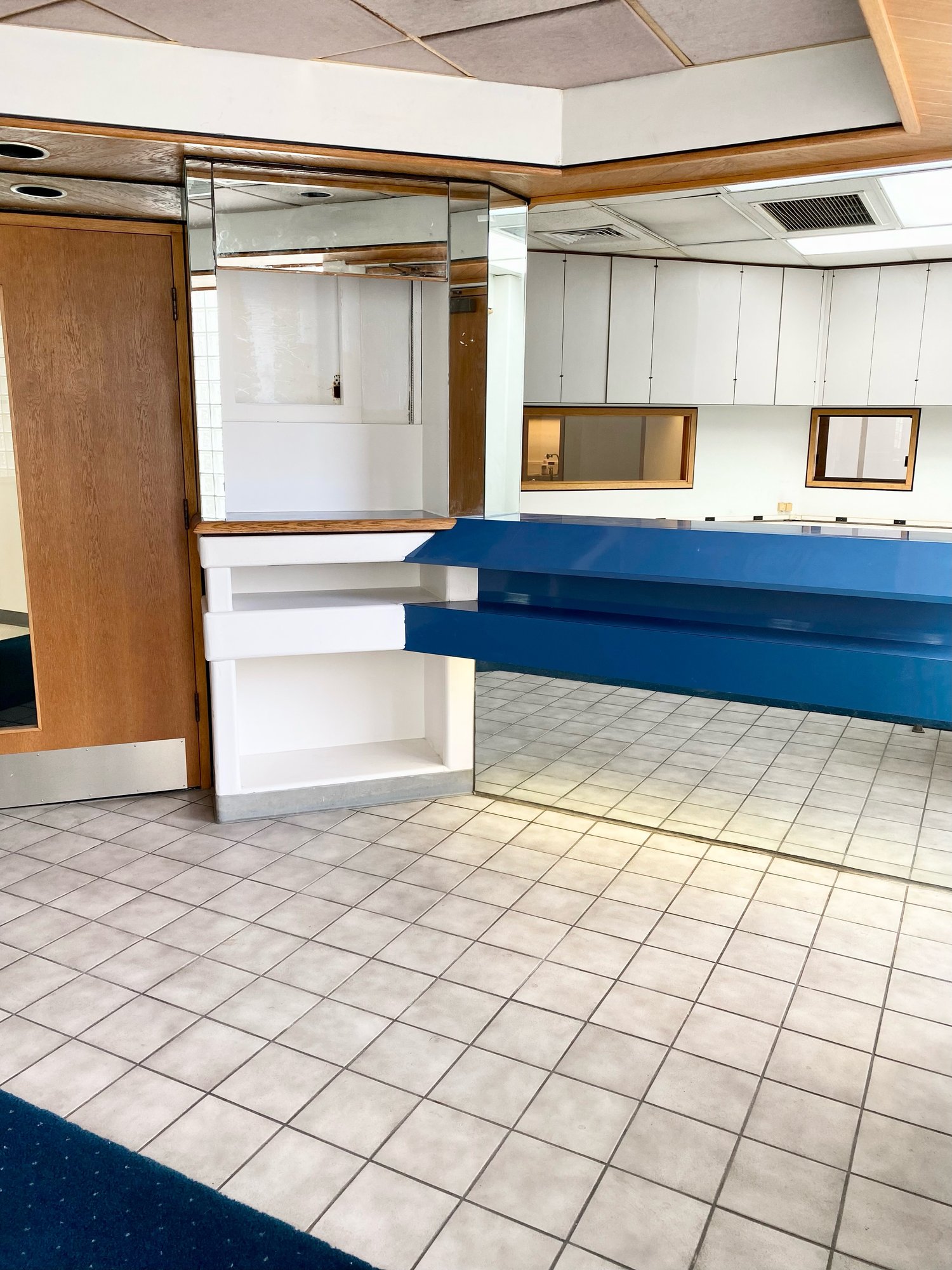 717811