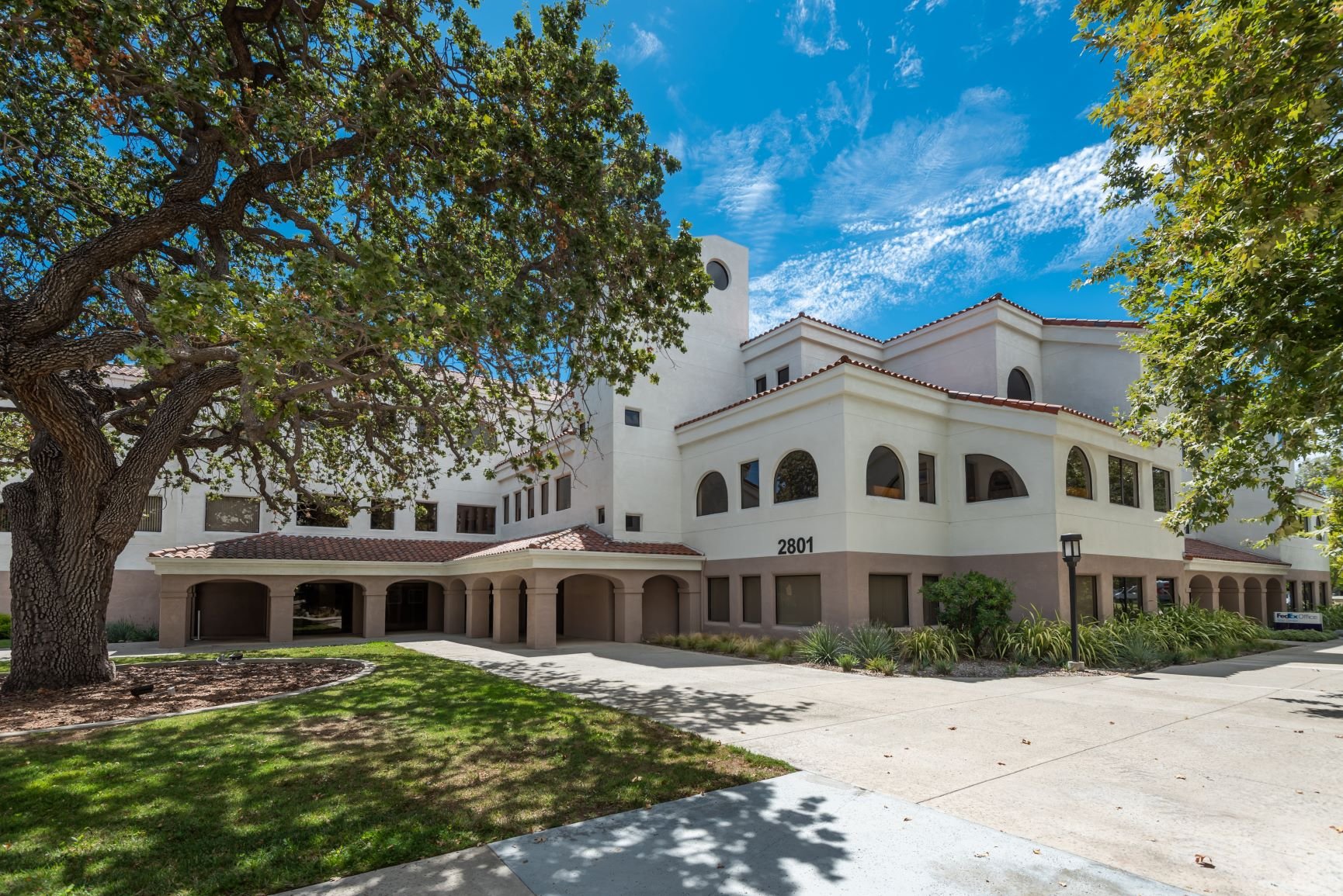 2801 Townsgate Rd, Thousand Oaks, CA 91361