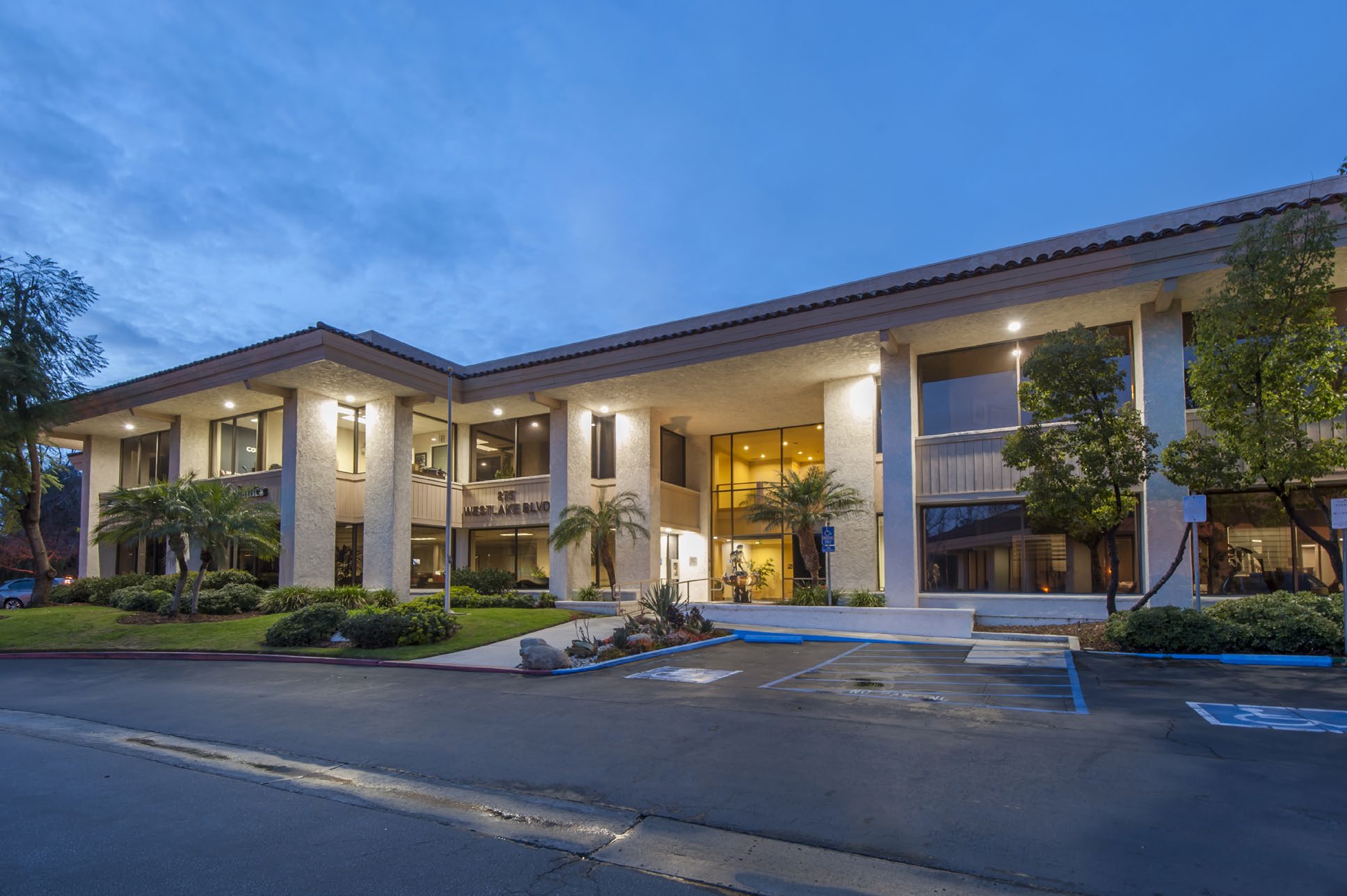 2659 Townsgate Rd, Thousand Oaks, CA 91361