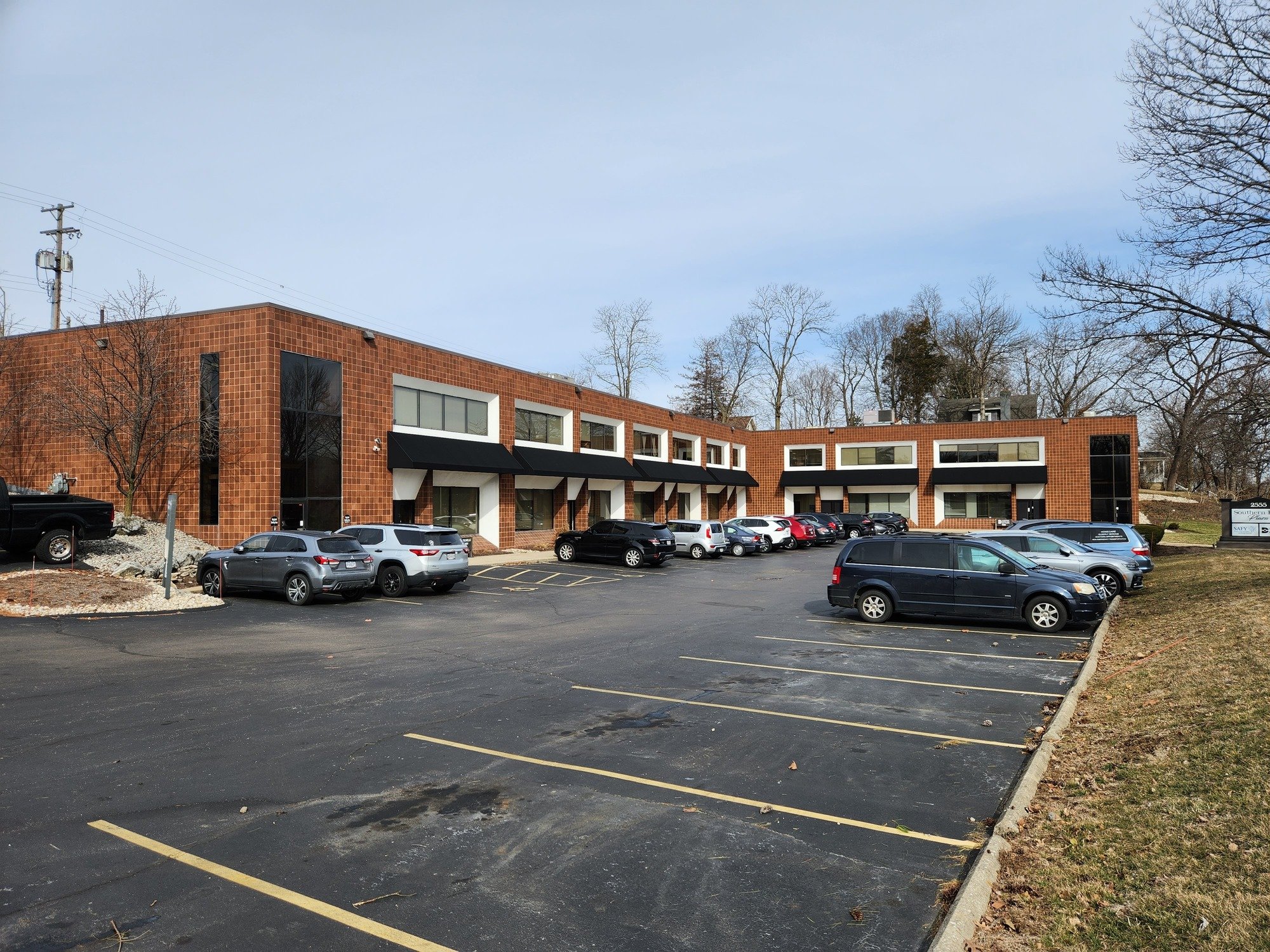 2555 S Dixie Dr, Dayton, OH 45409