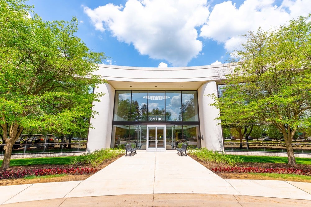 31700 Middlebelt Rd, Farmington Hills, MI 48334