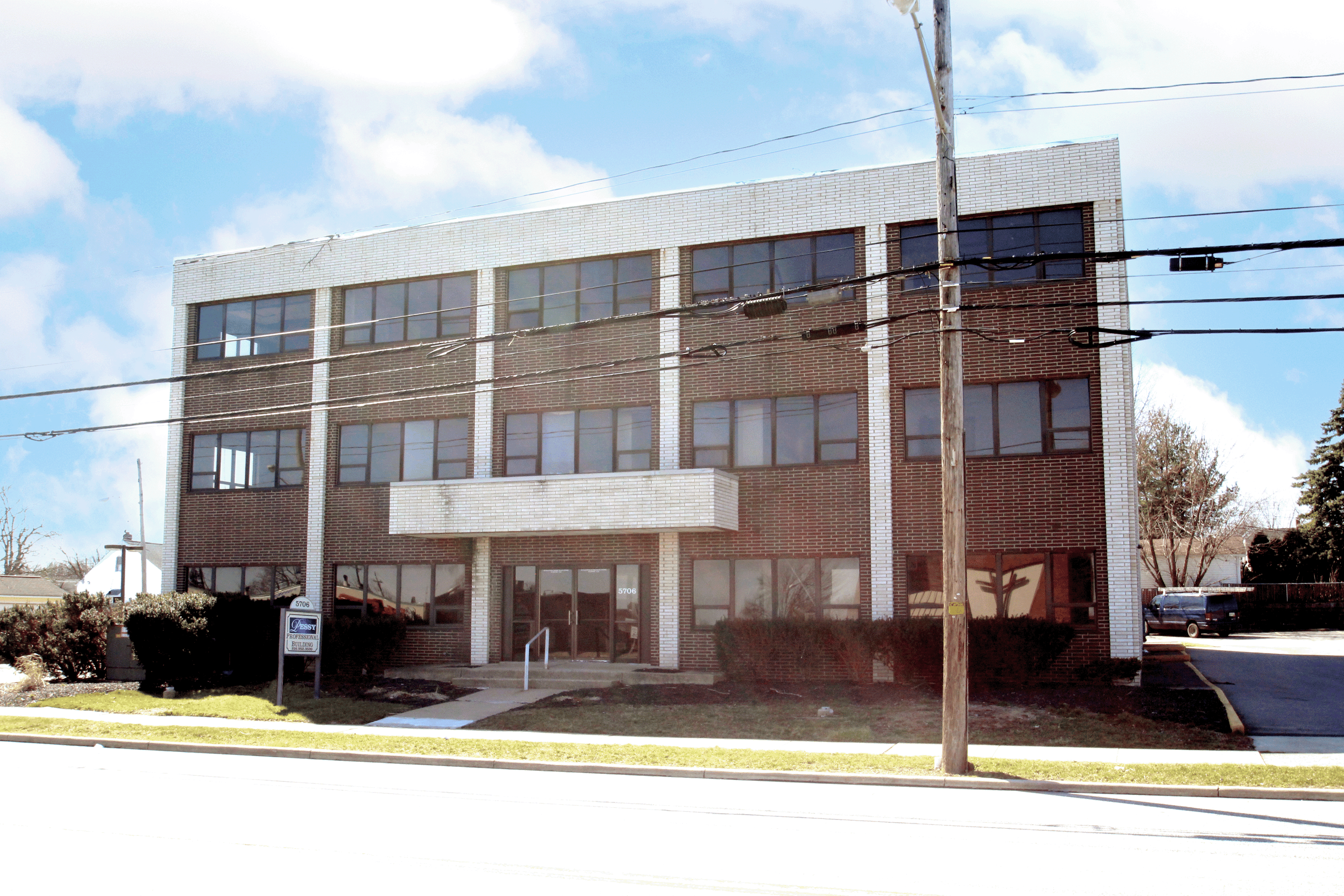 5706 Turney Rd, Garfield Heights, OH 44125