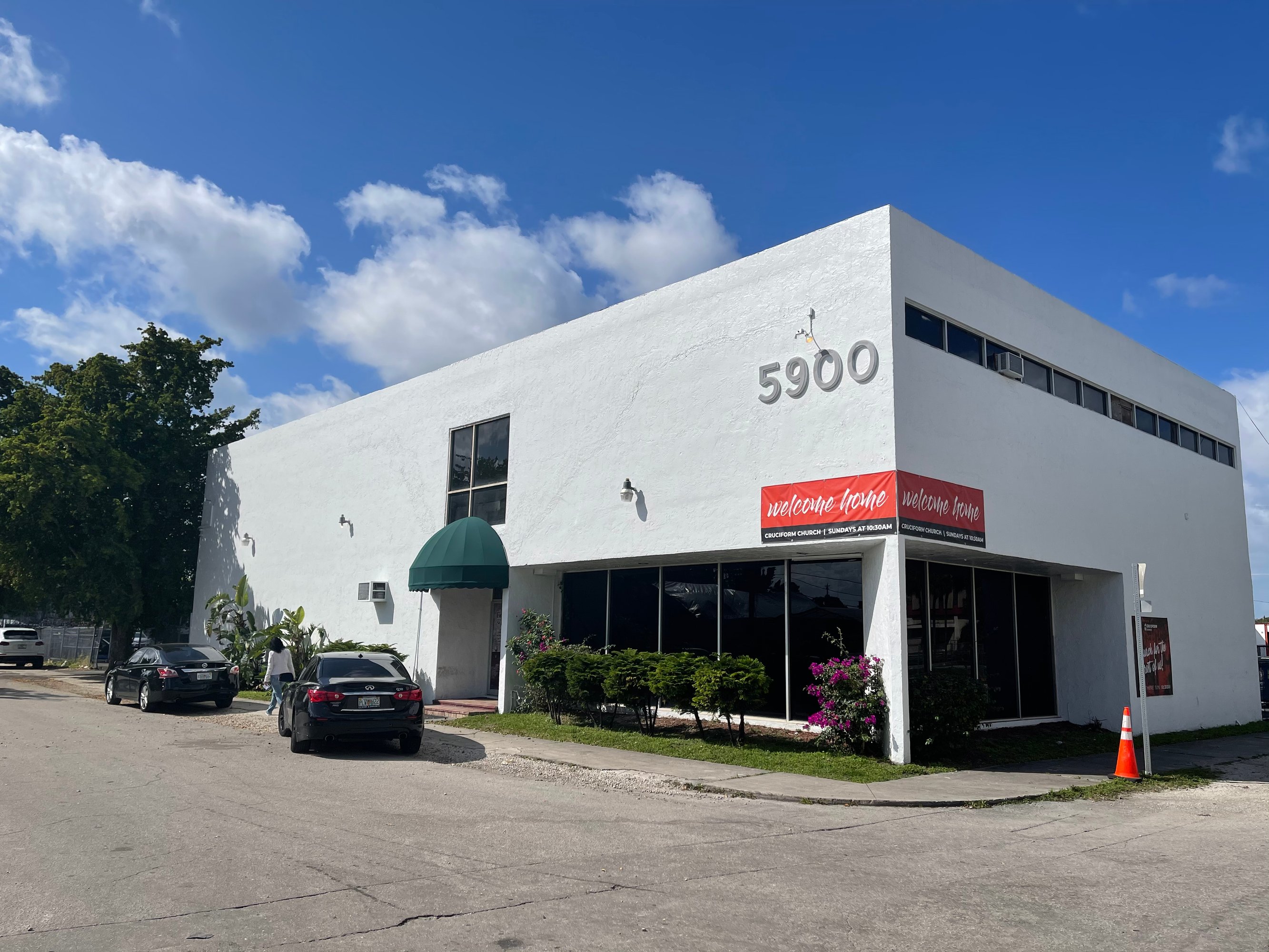 5900 Dewey St, Hollywood, FL 33023