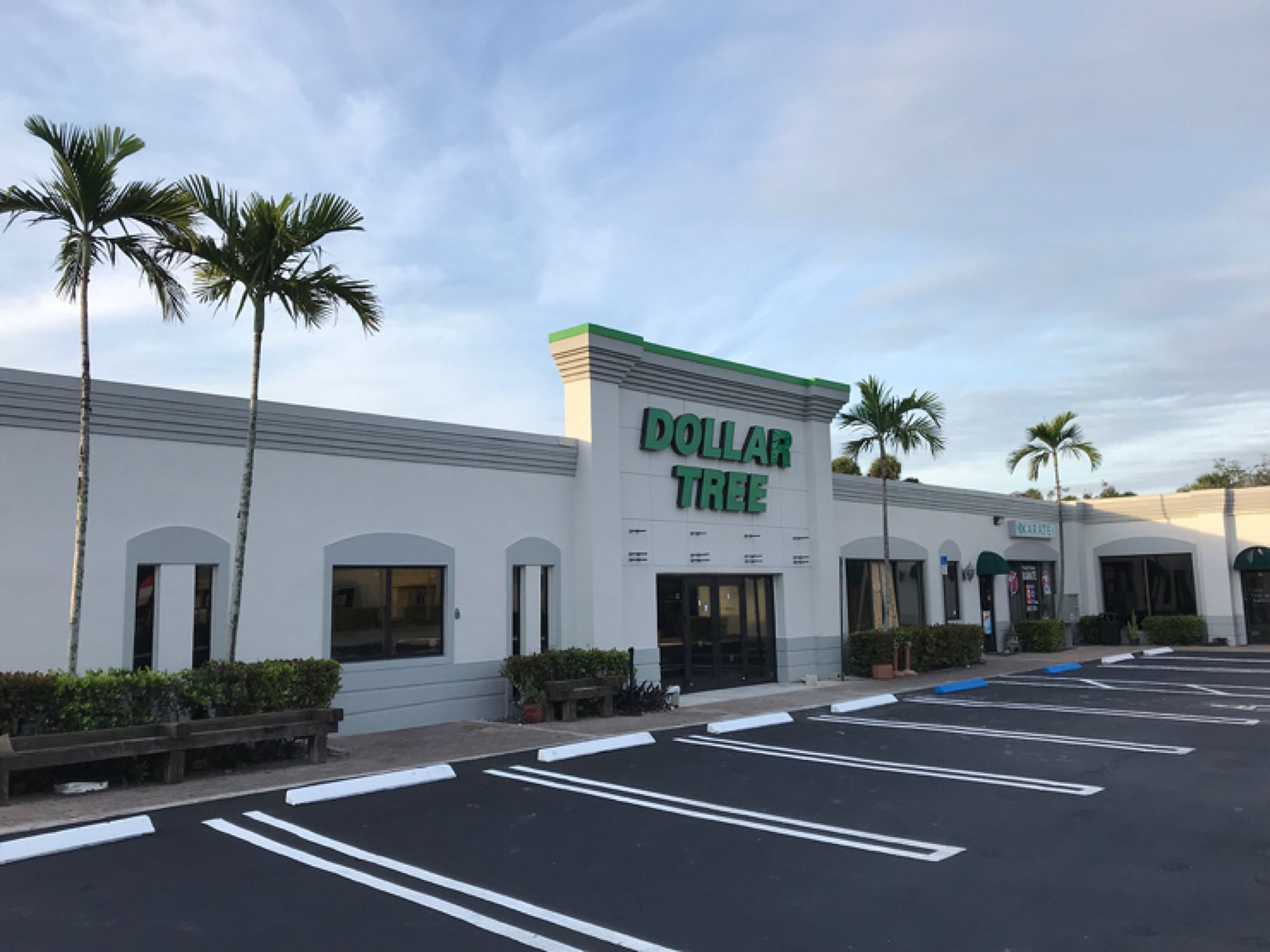 125 Hypoluxo Rd, Lantana, FL 33462