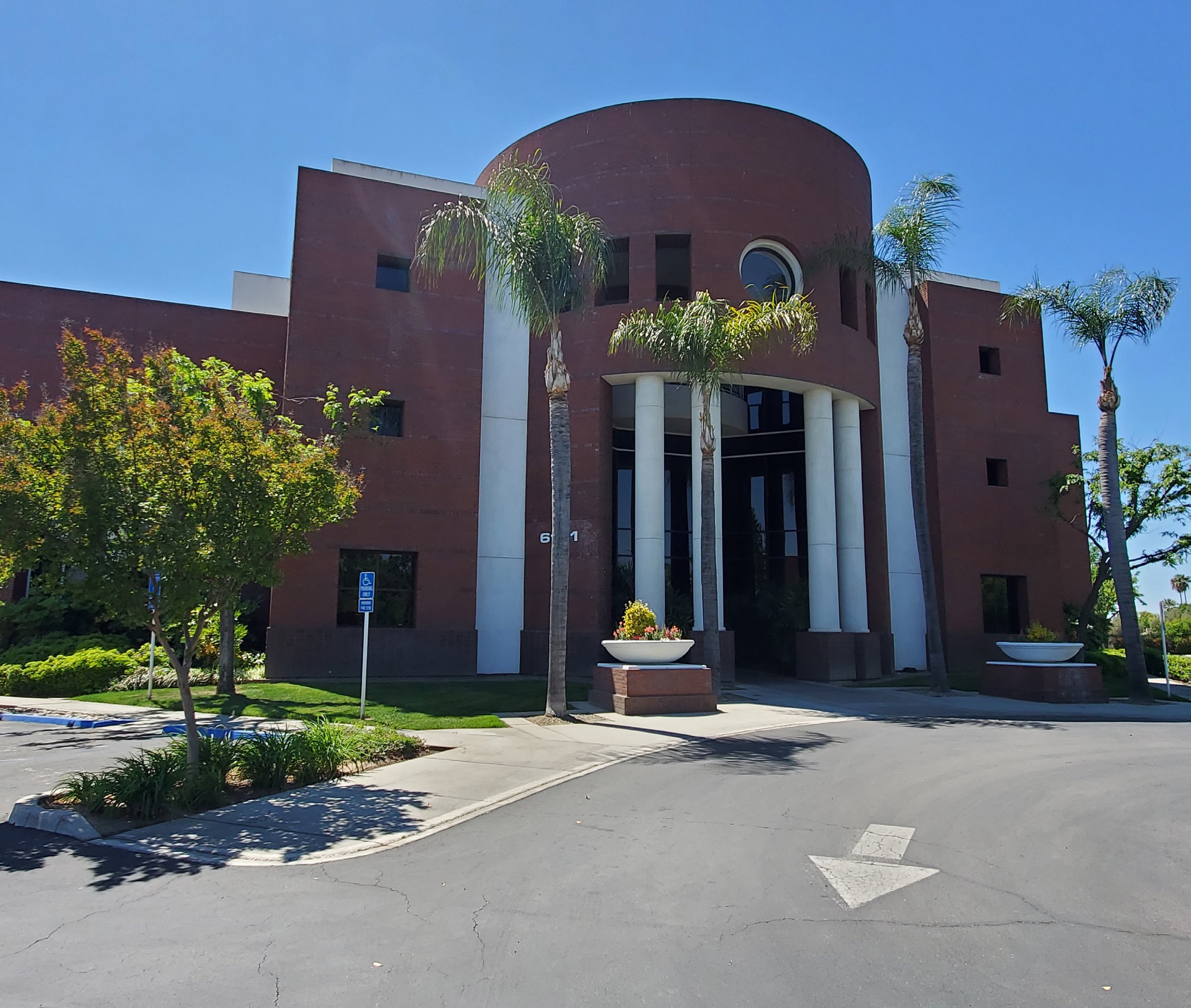 6121 N Thesta St, Fresno, CA 93710