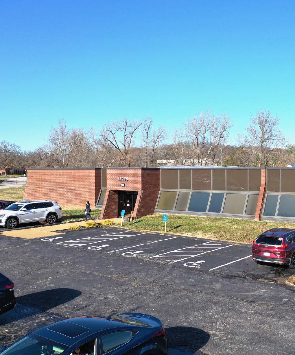 13975 Manchester Rd, Ballwin, MO 63011