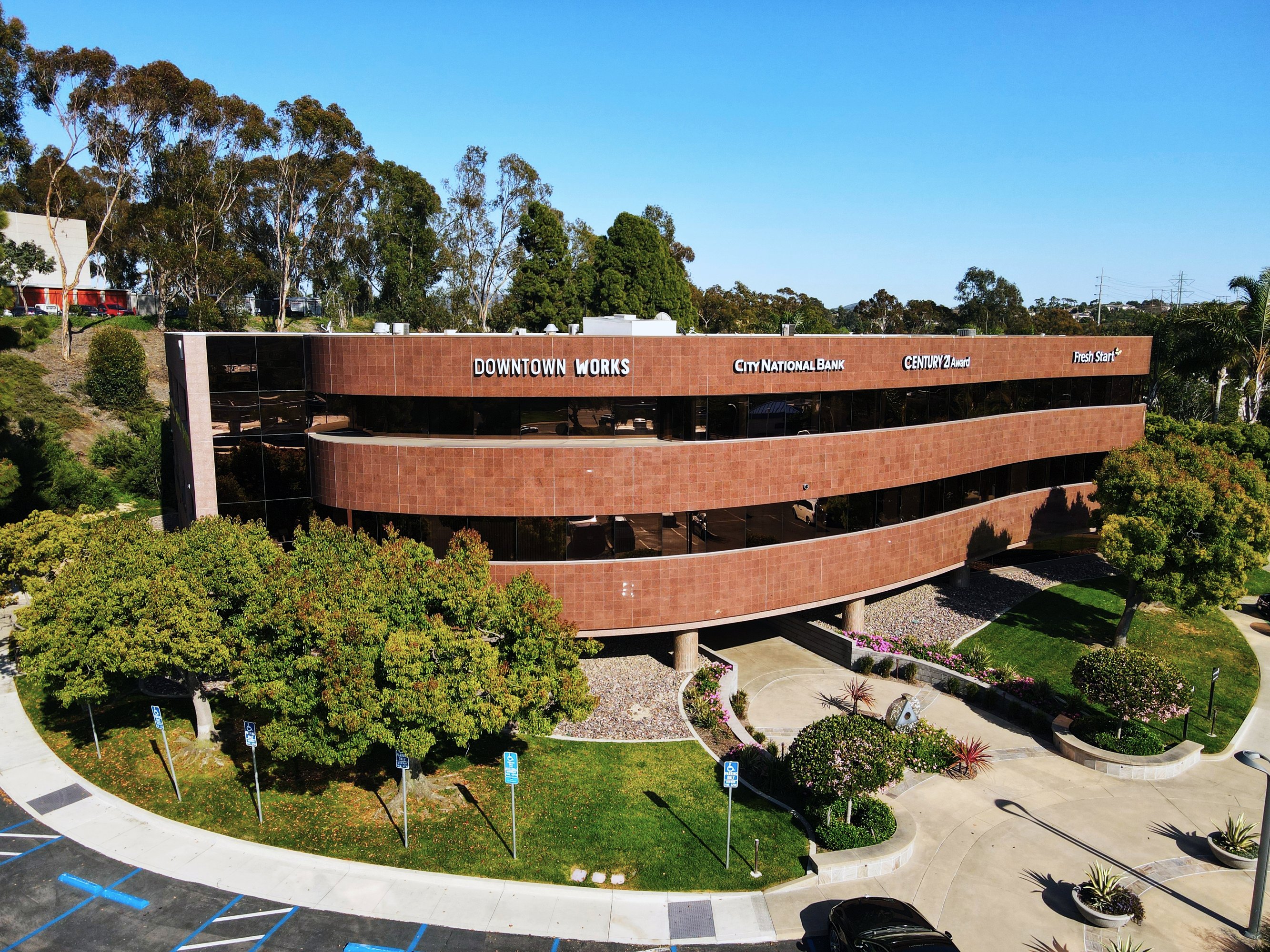 2011 Palomar Airport Rd, Carlsbad, CA 92011