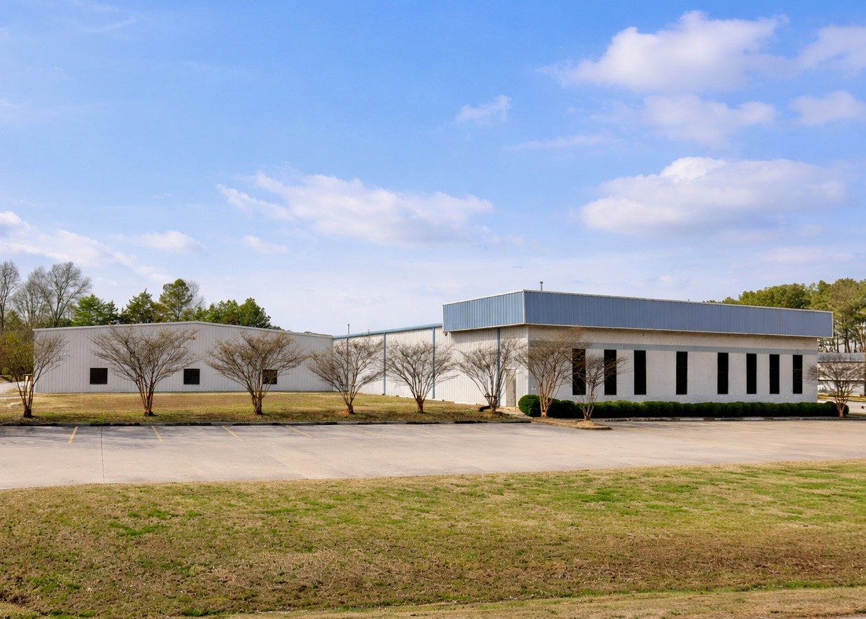 6607 Mountain View Rd, Ooltewah, TN 37363