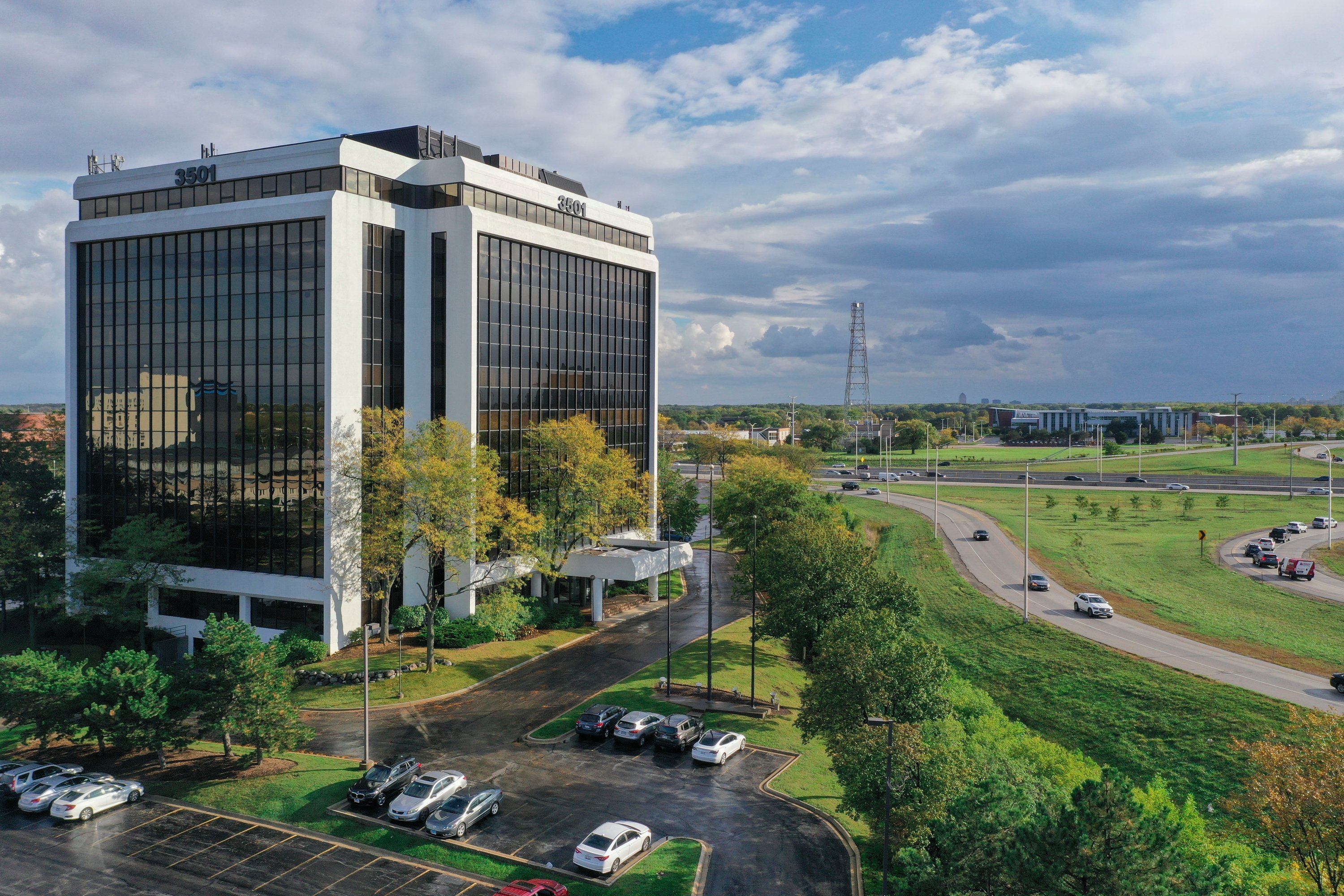 3501 W Algonquin Rd, Rolling Meadows, IL 60008