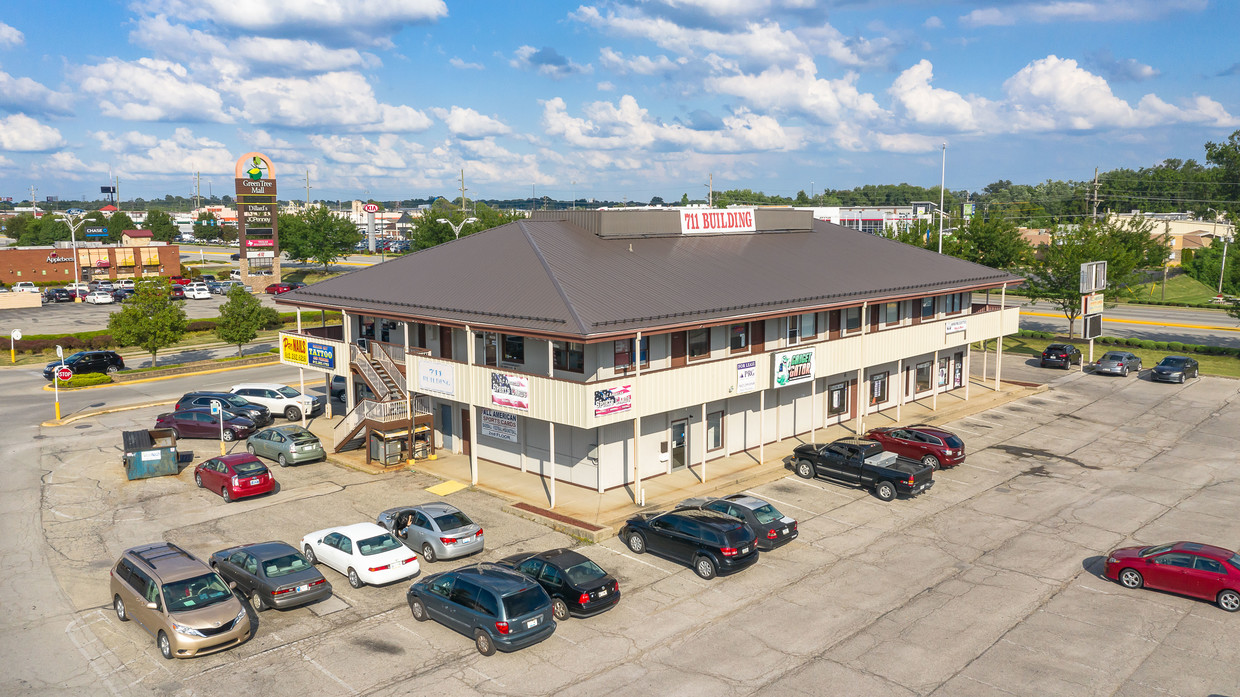 711 E Lewis And Clark Pkwy, Clarksville, IN 47129
