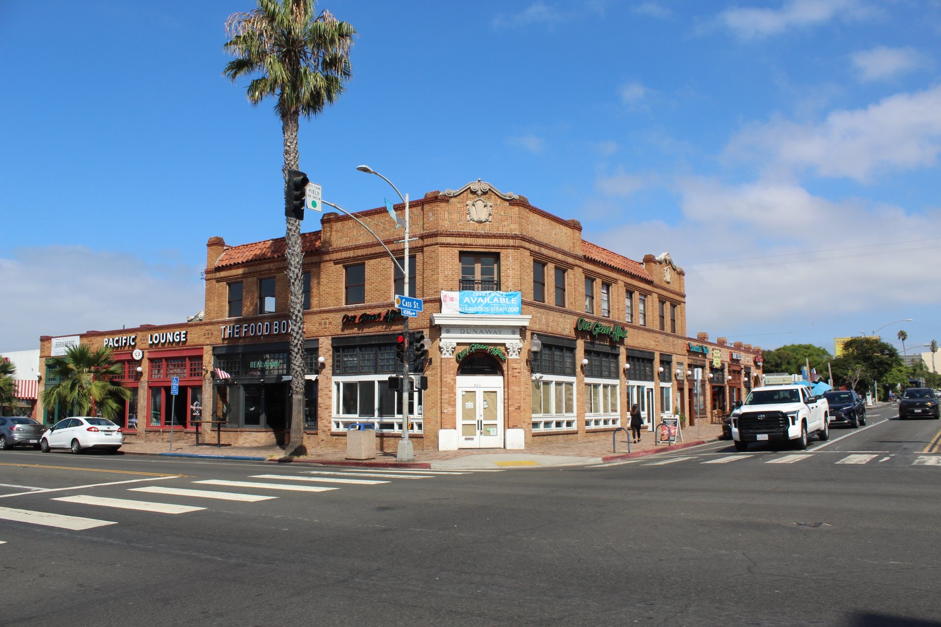4502 Cass St, San Diego, CA 92109