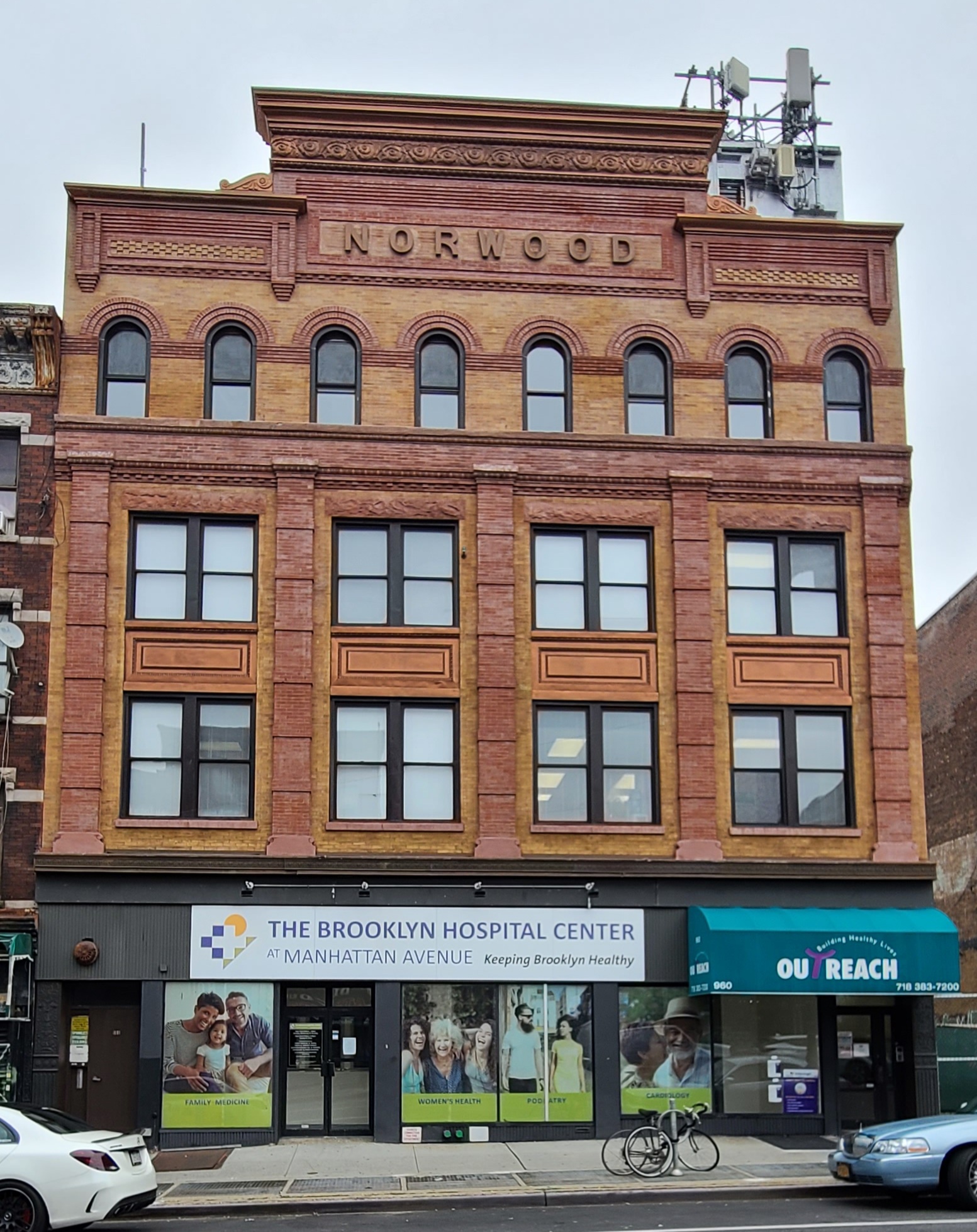 960 Manhattan Ave, Brooklyn, NY 11222