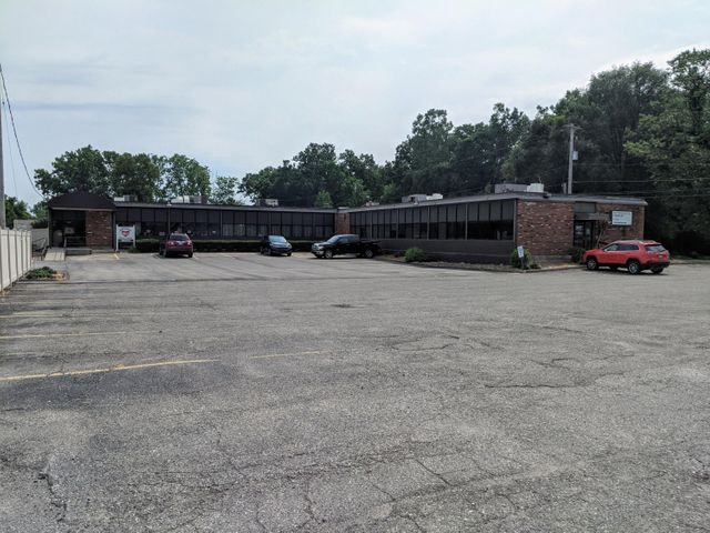 437 Fern Ave, Jackson, MI 49202