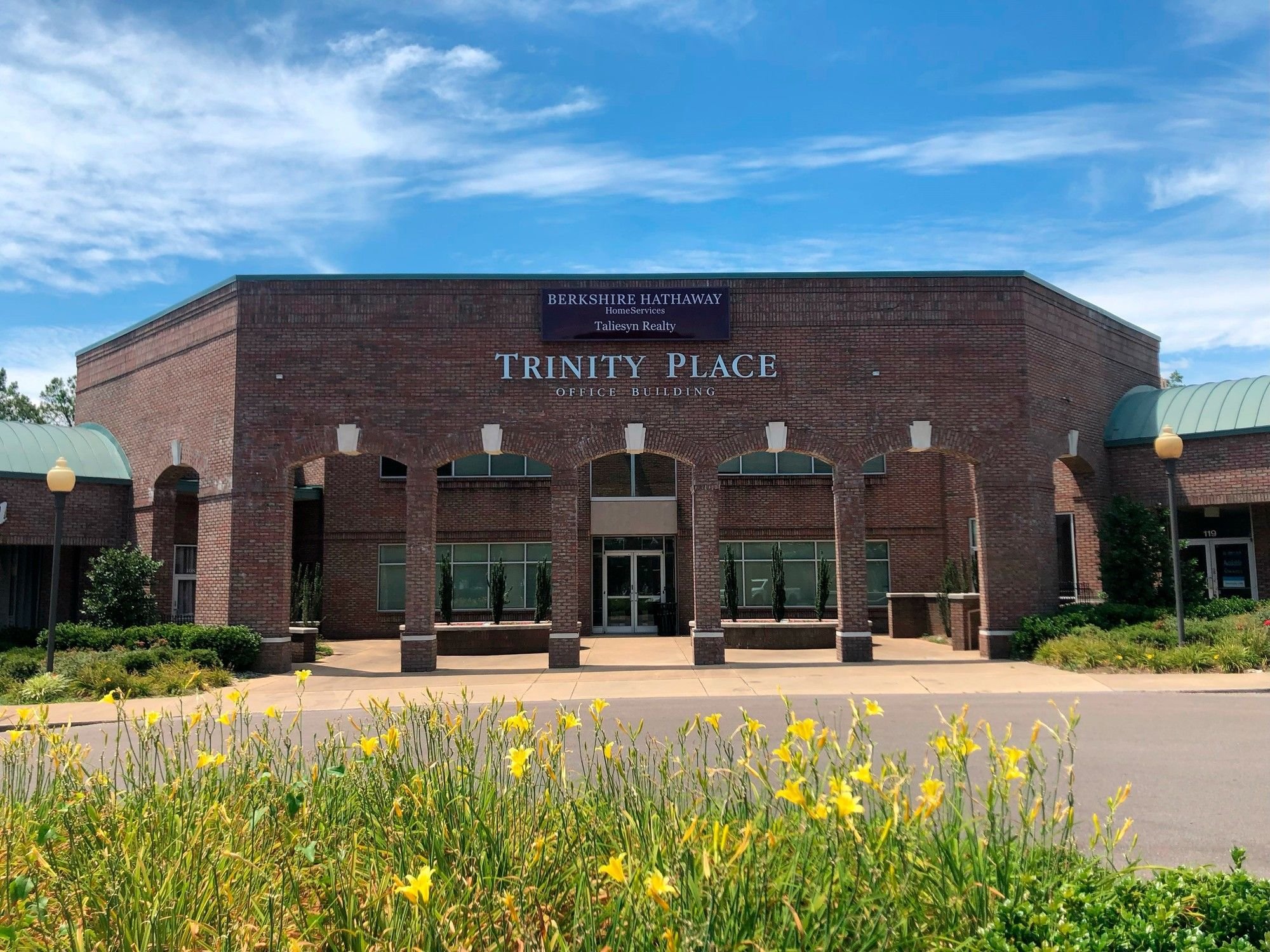 7990 Trinity Rd, Memphis, TN 38018