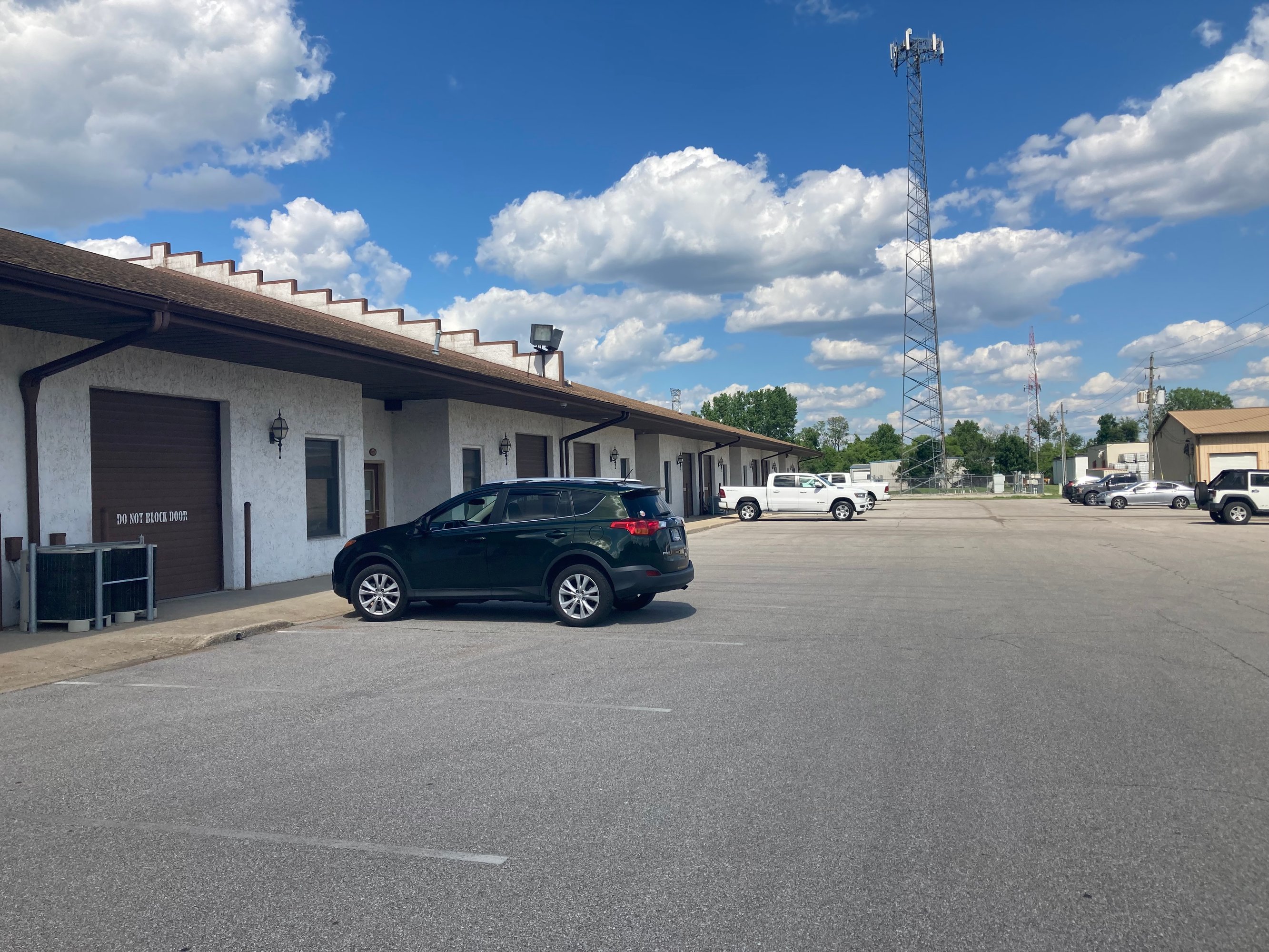8247 Indy Ct, Indianapolis, IN 46214