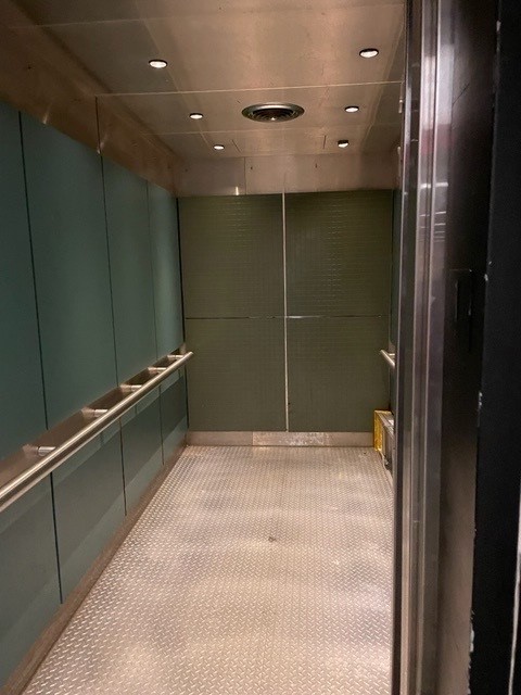 2696306