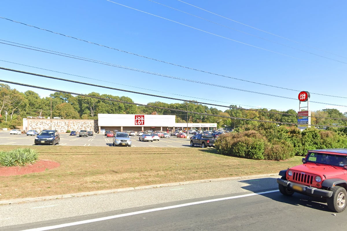 88 N Plank Rd, Newburgh, NY 12550