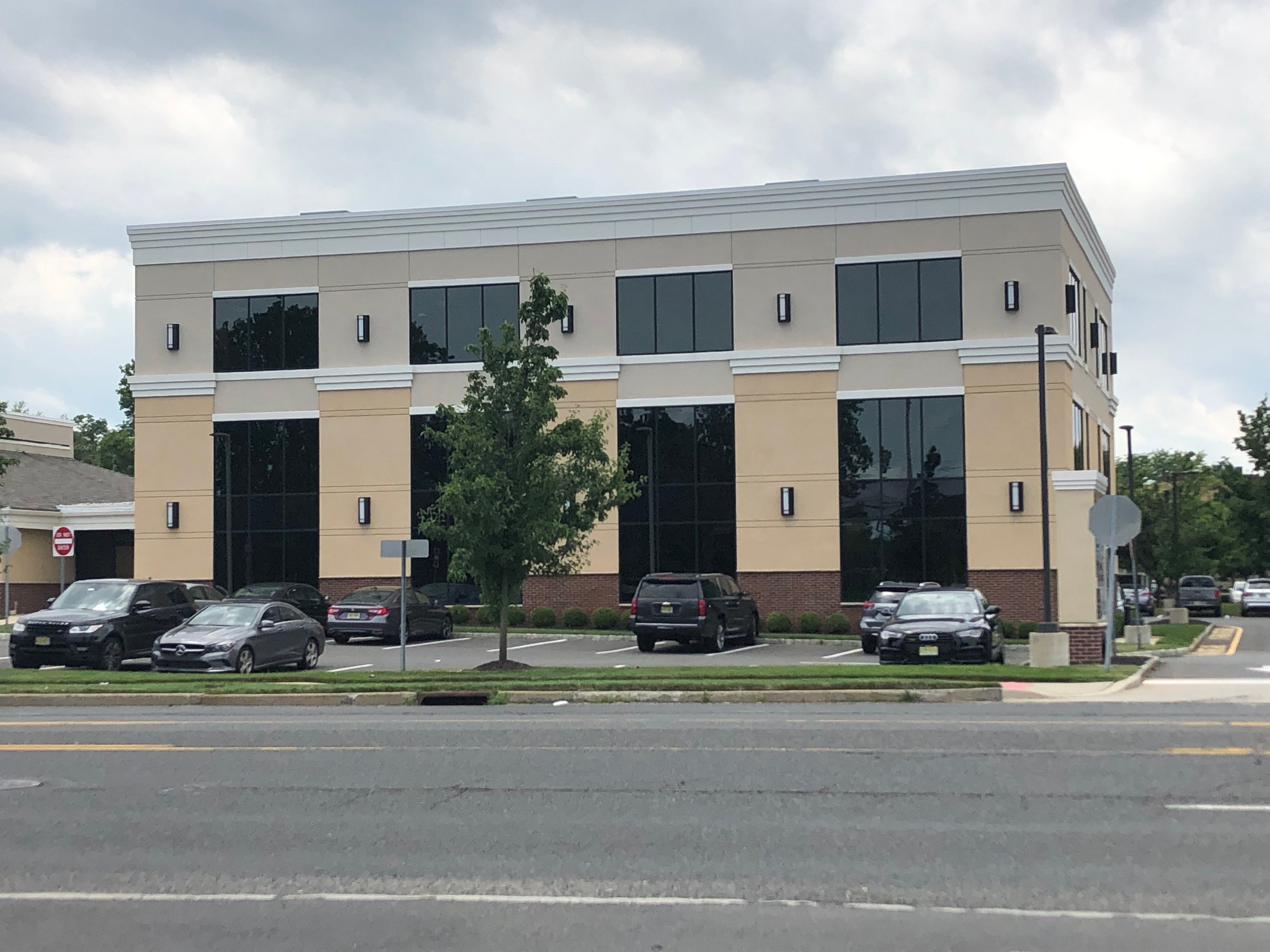 656 Shrewsbury Ave, Tinton Falls, NJ 07701