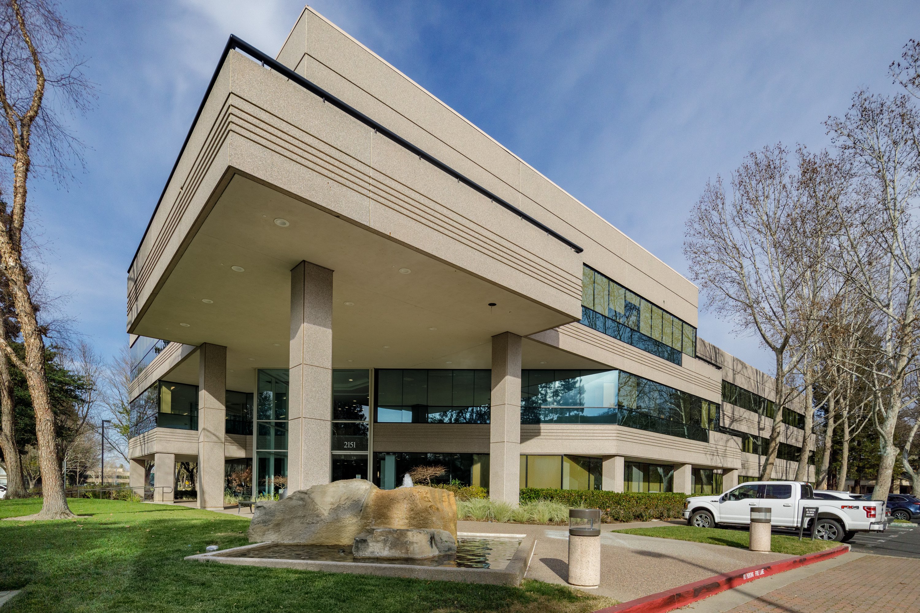 2151 River Plaza Dr, Sacramento, CA 95833