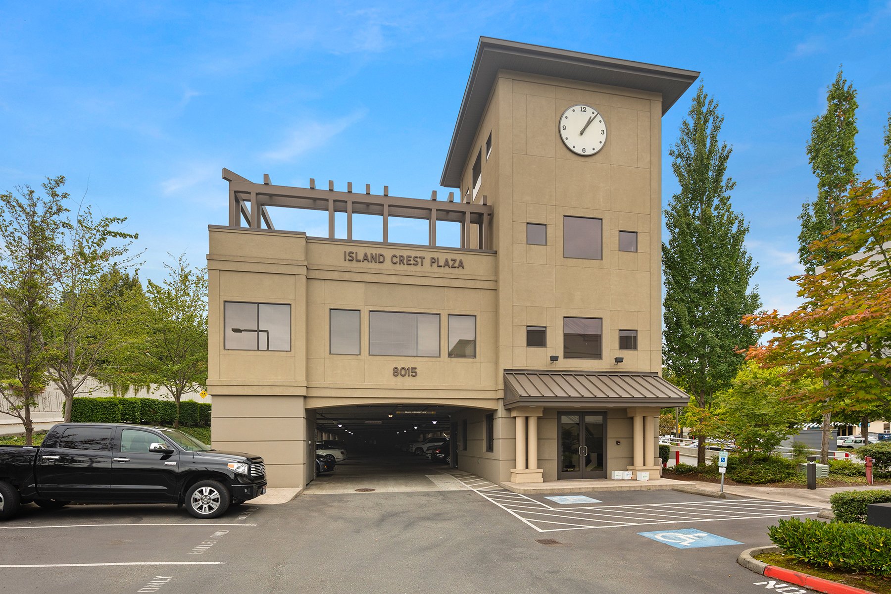 8015 SE 28Th St, Mercer Island, WA 98040