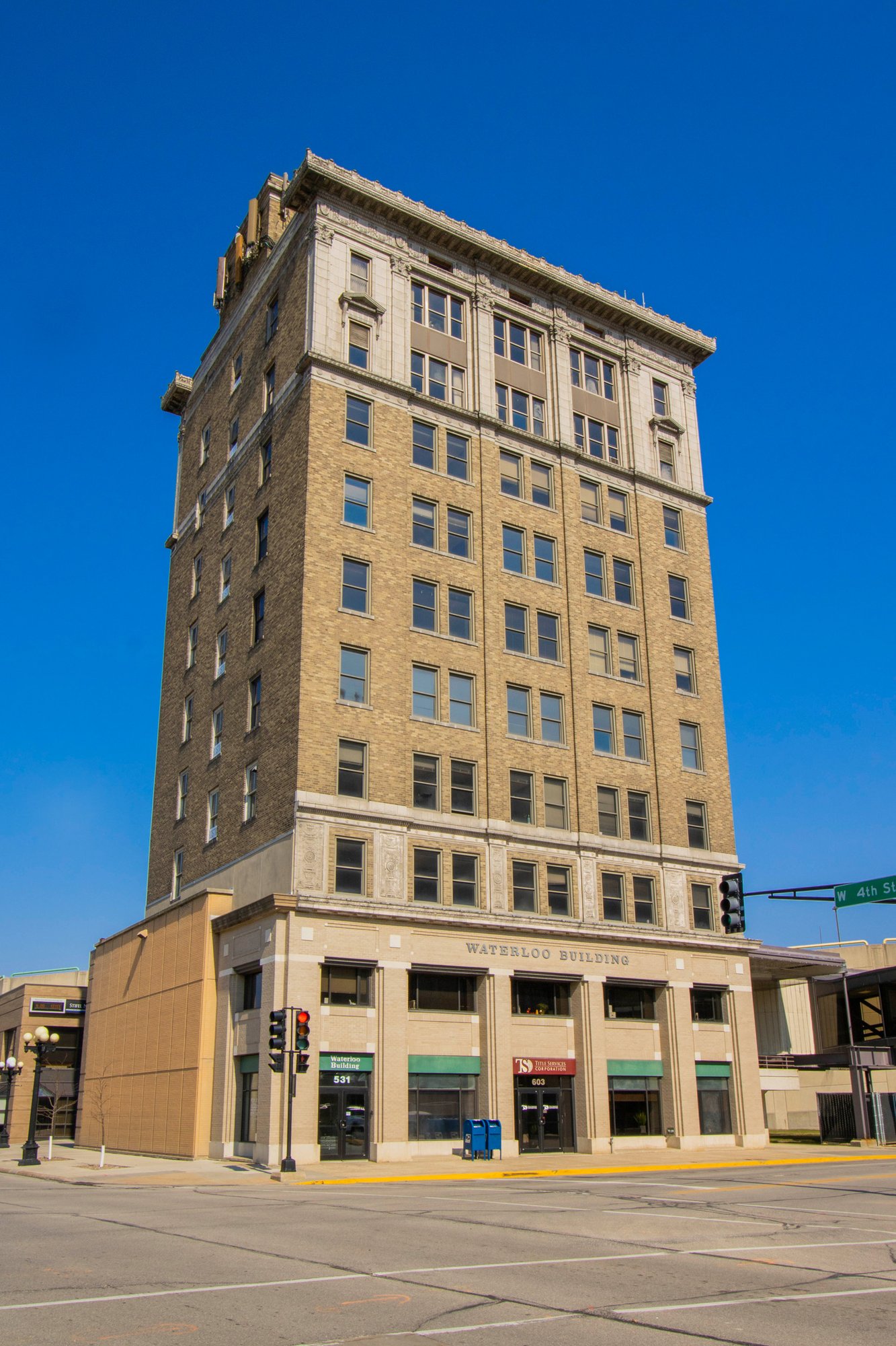 531 Commercial St, Waterloo, IA 50701