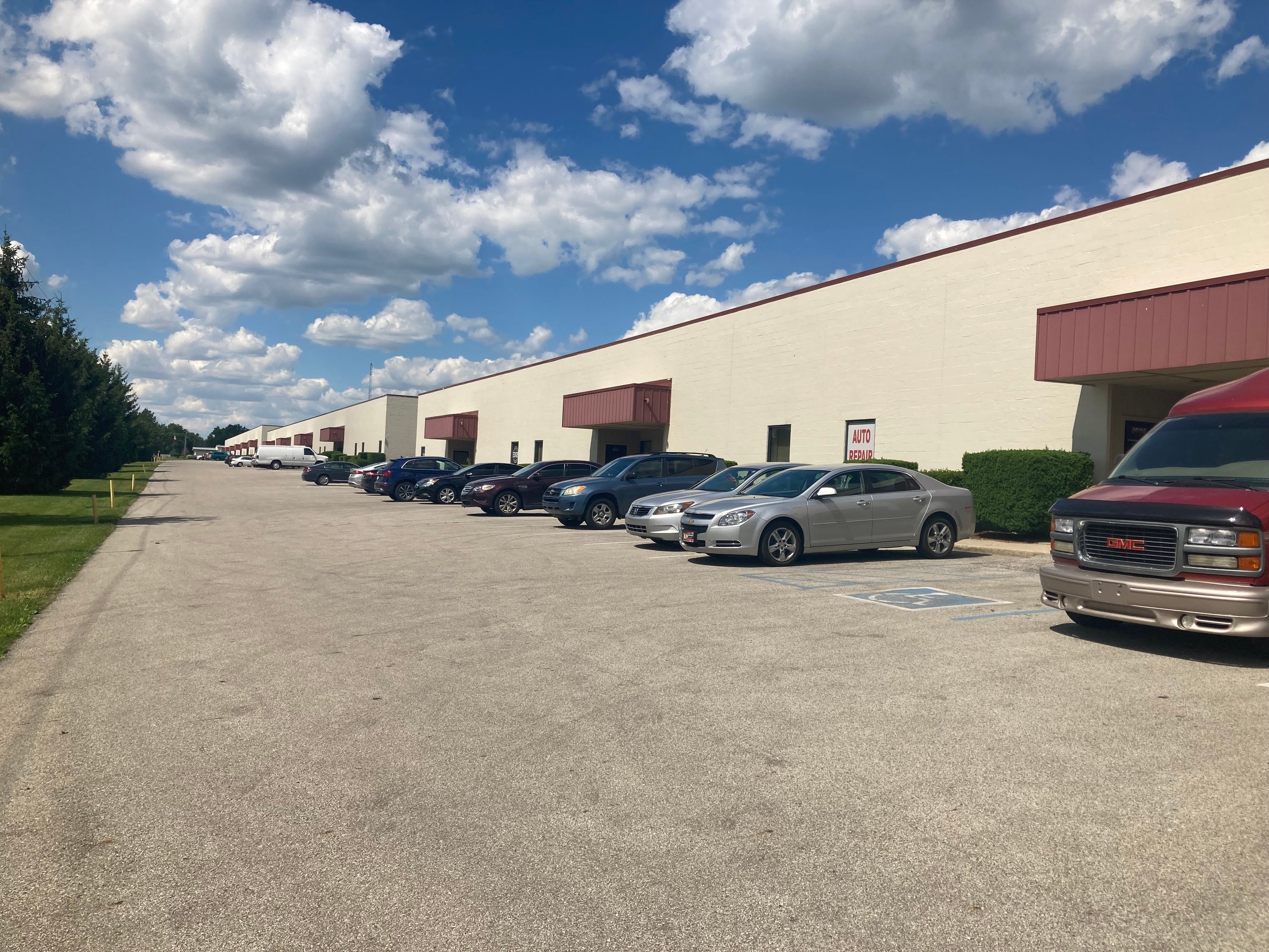 1001 Country Club Rd, Indianapolis, IN 46234