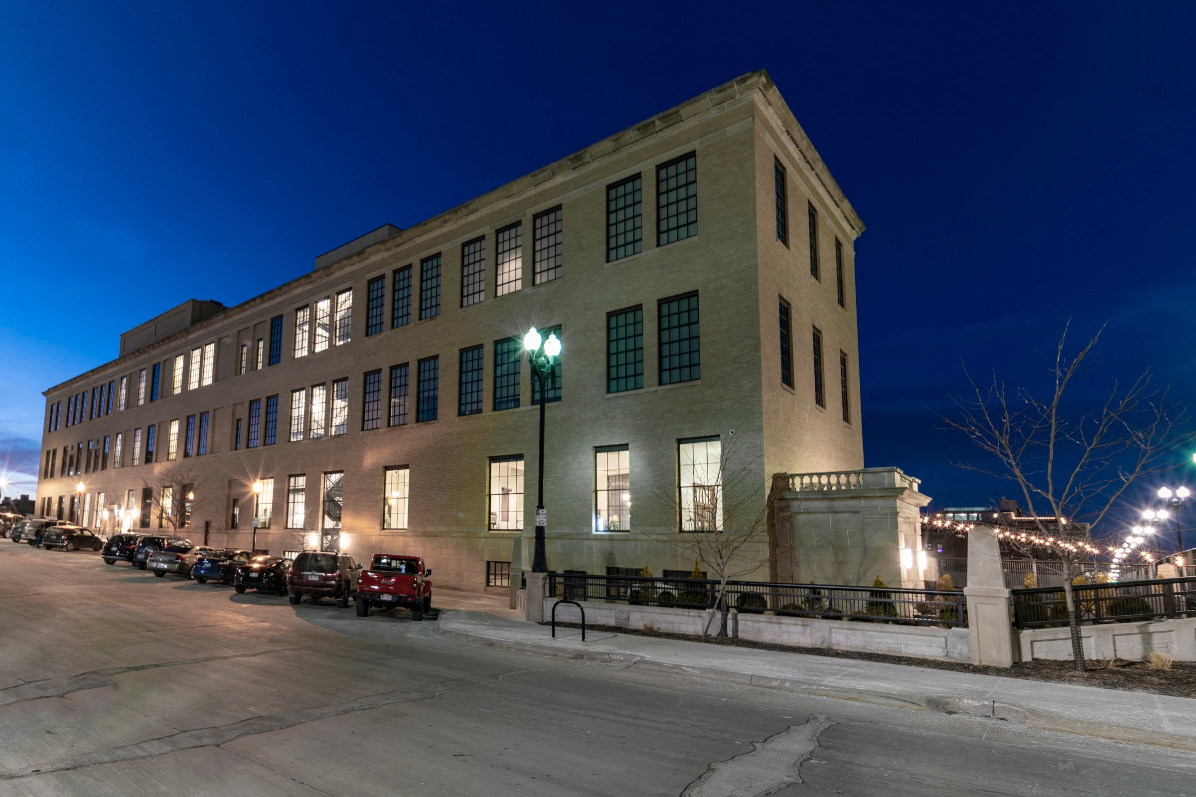 950 S 10Th St, Omaha, NE 68108