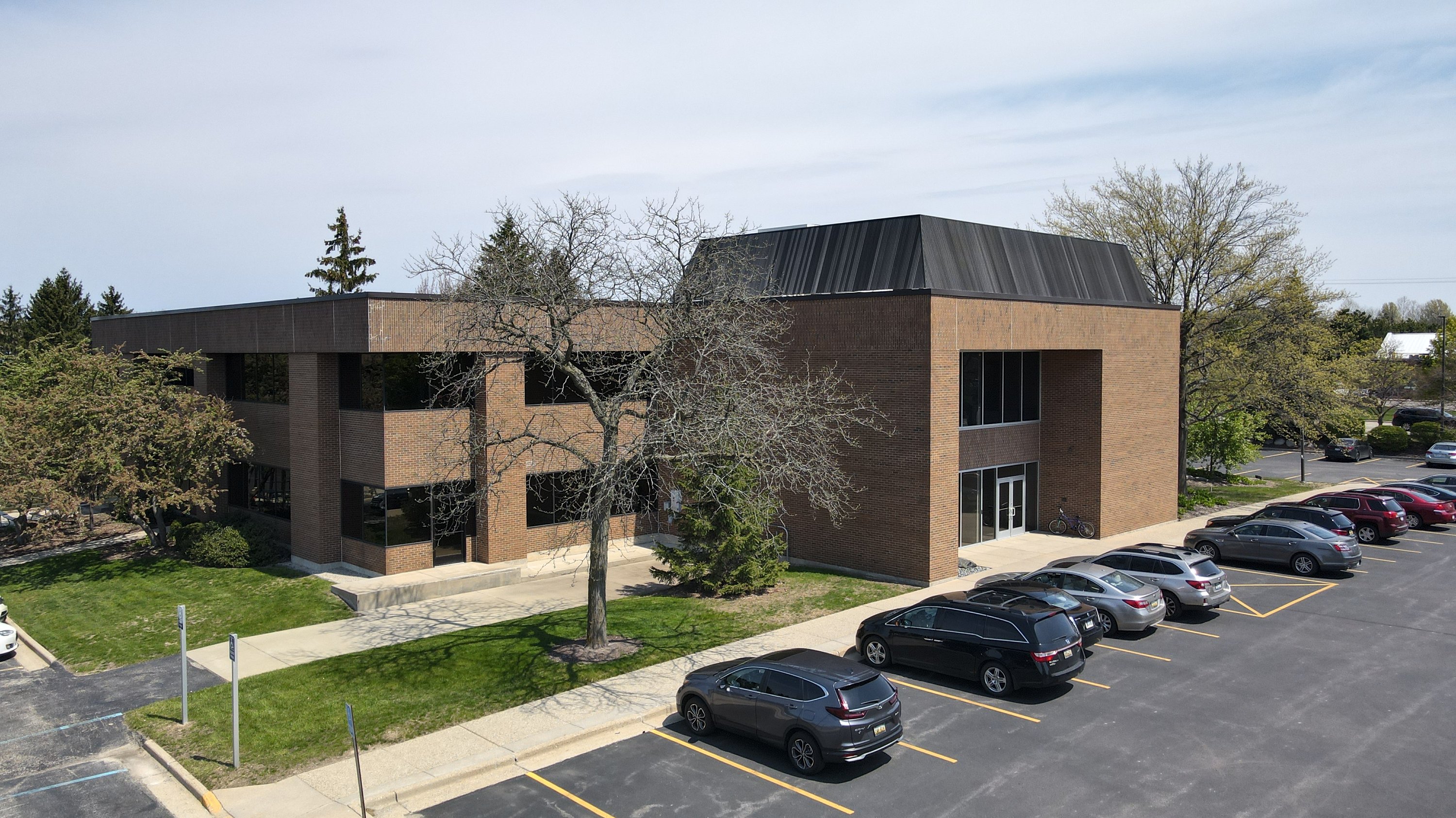 3949 Sparks Dr SE, Grand Rapids, MI 49546