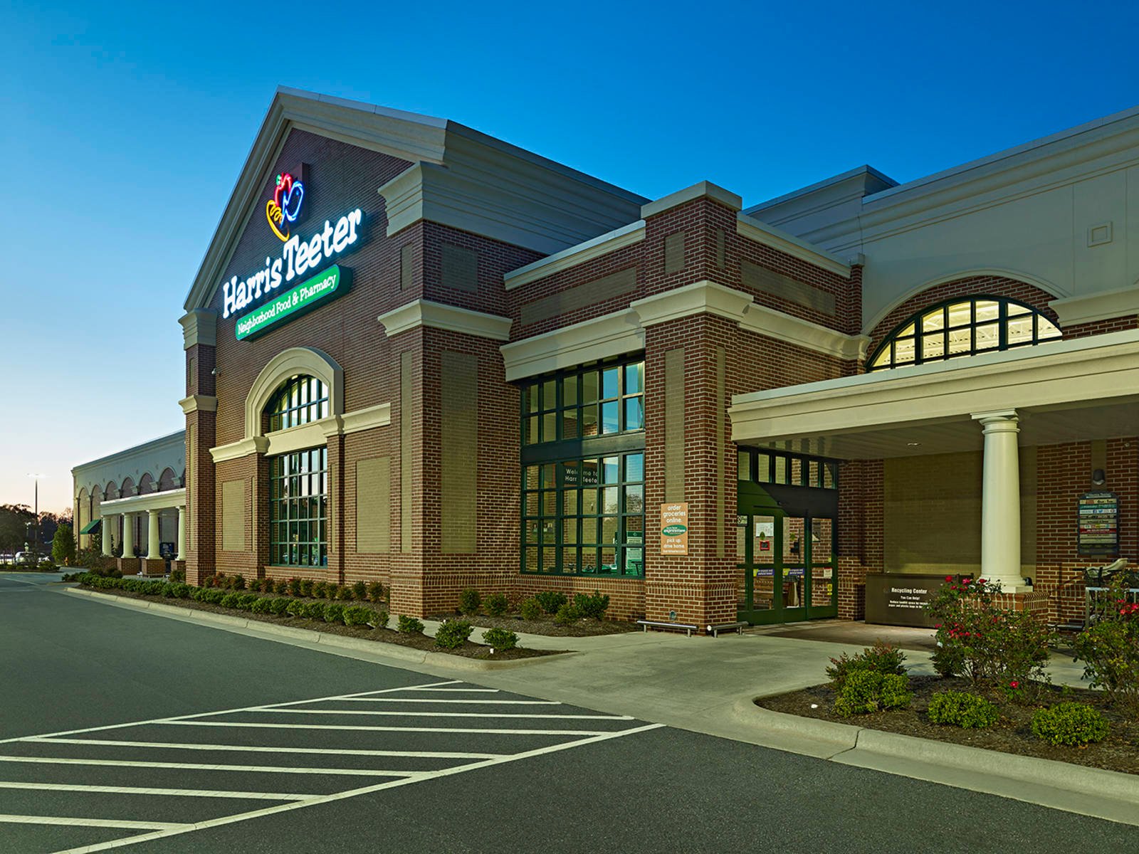 2835 Reynolda Rd, Winston-Salem, NC 27106