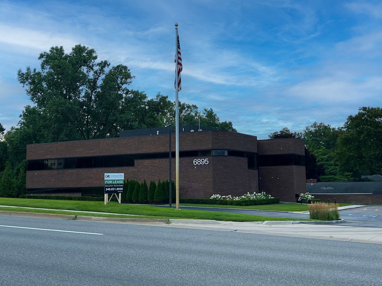6895 Telegraph Rd, Bloomfield Hills, MI 48301