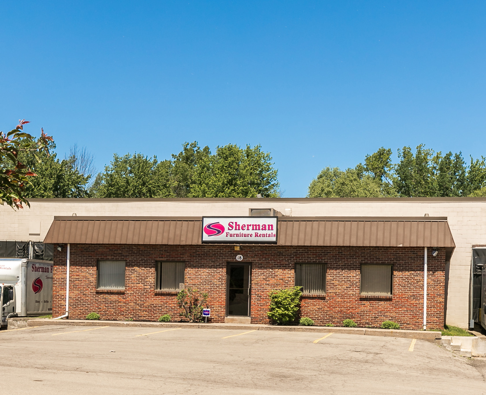 18 Industrial Park Cir, Rochester, NY 14624