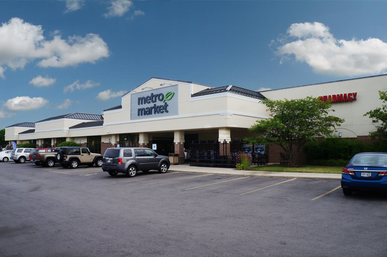 2100 Silvernail Rd, Pewaukee, WI 53072