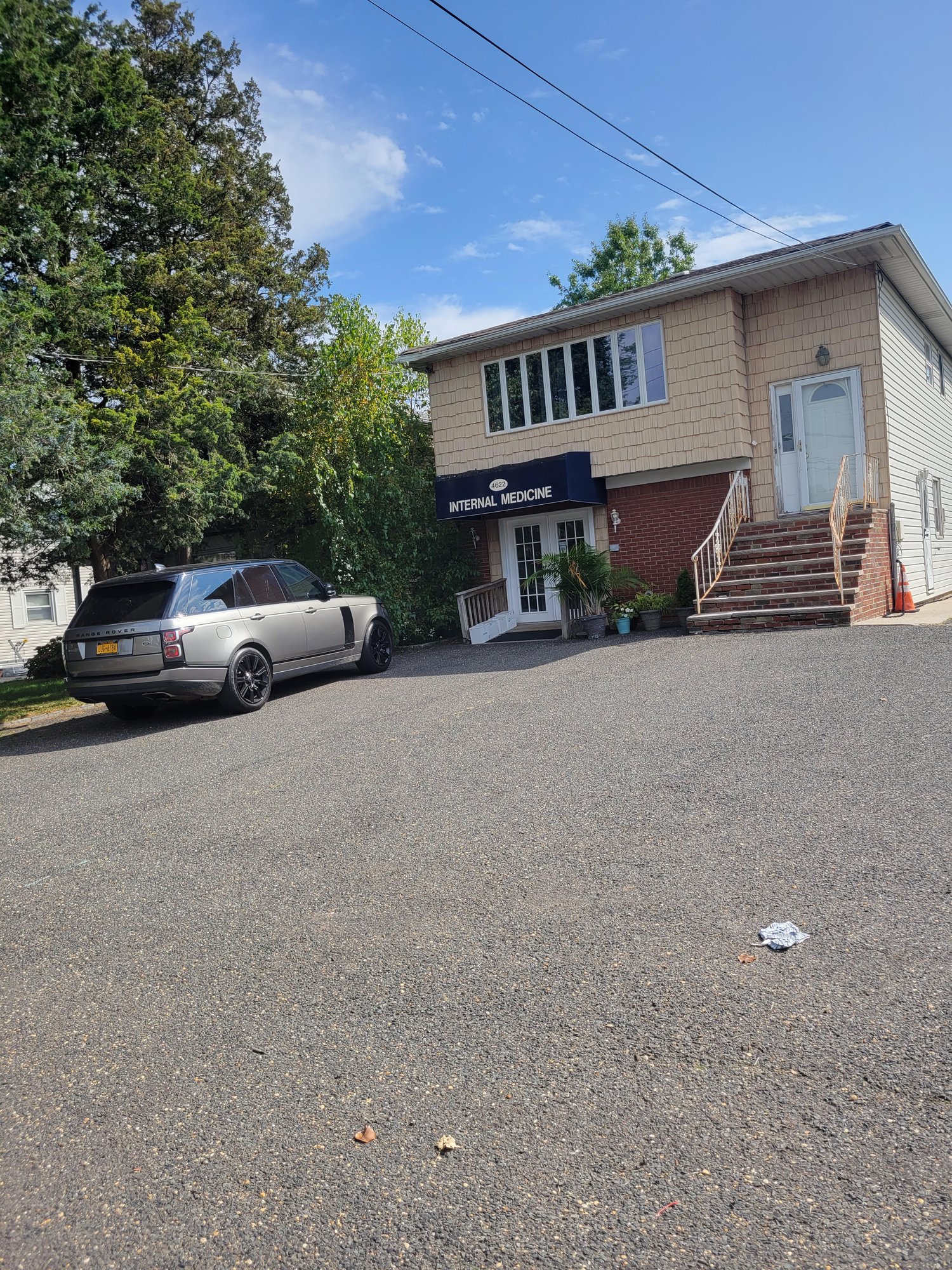 4622 Amboy Rd, Staten Island, NY 10312