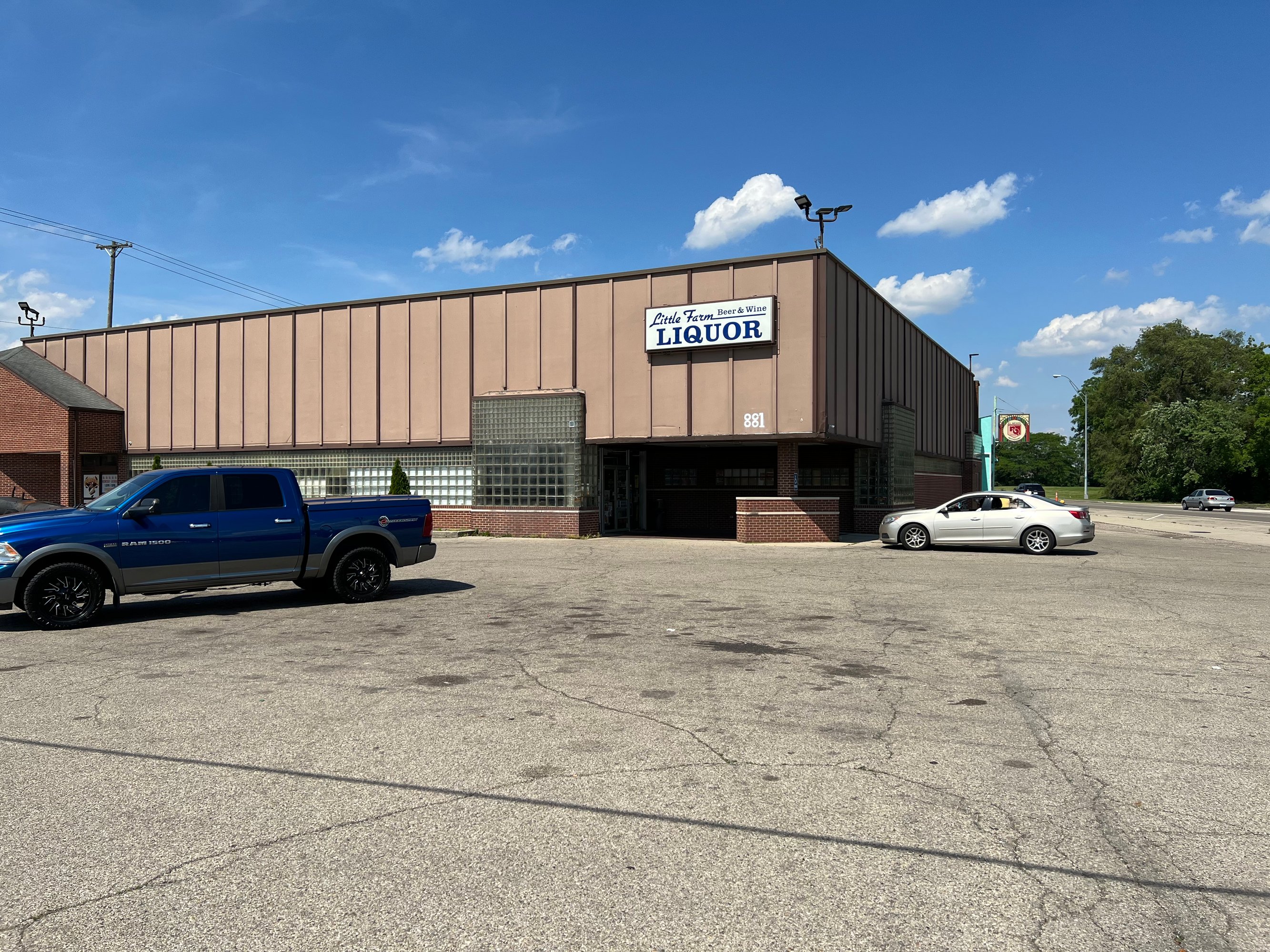 881 E Dixie Dr, West Carrollton, OH 45449
