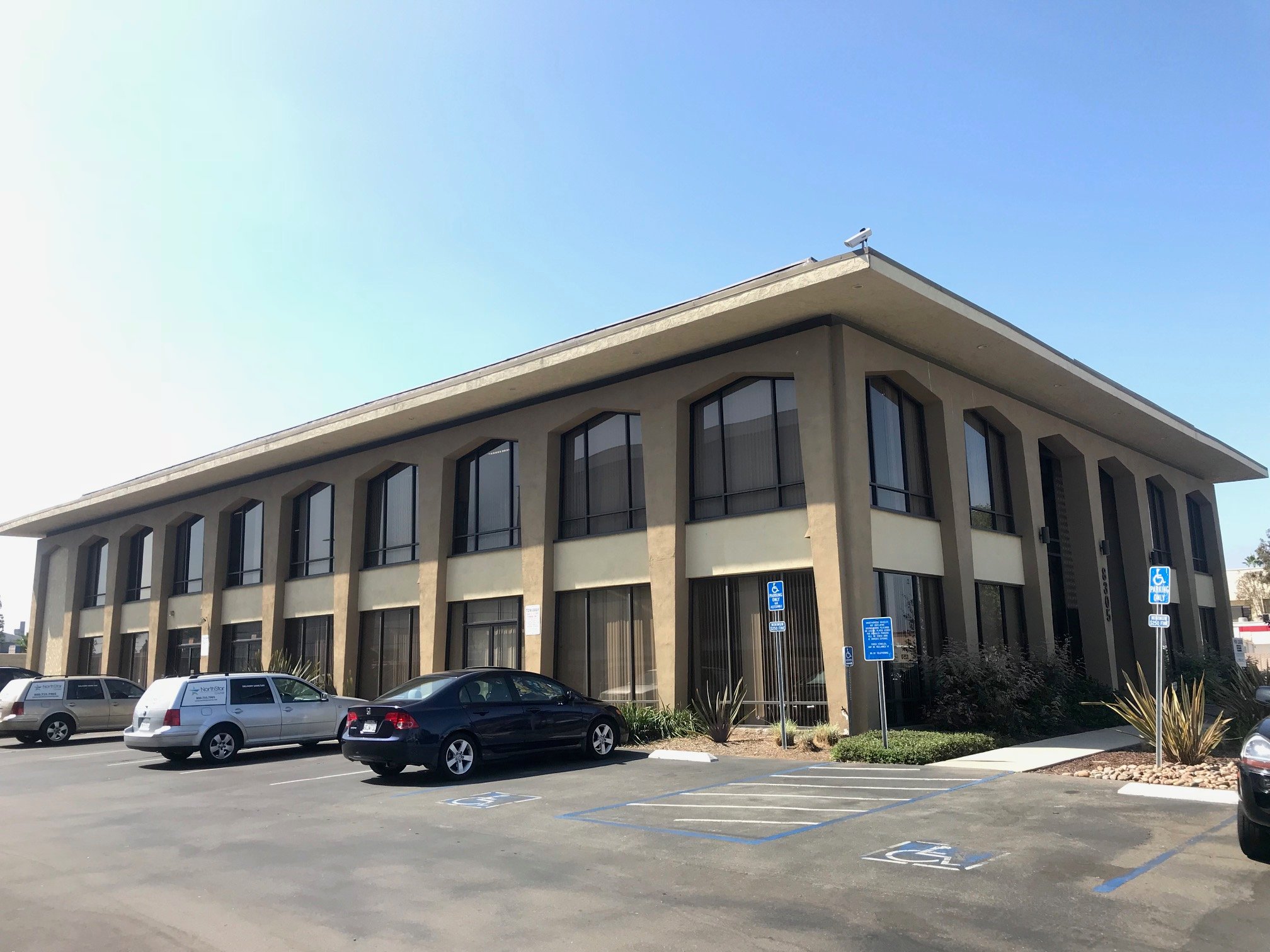 8305 Vickers St, San Diego, CA 92111