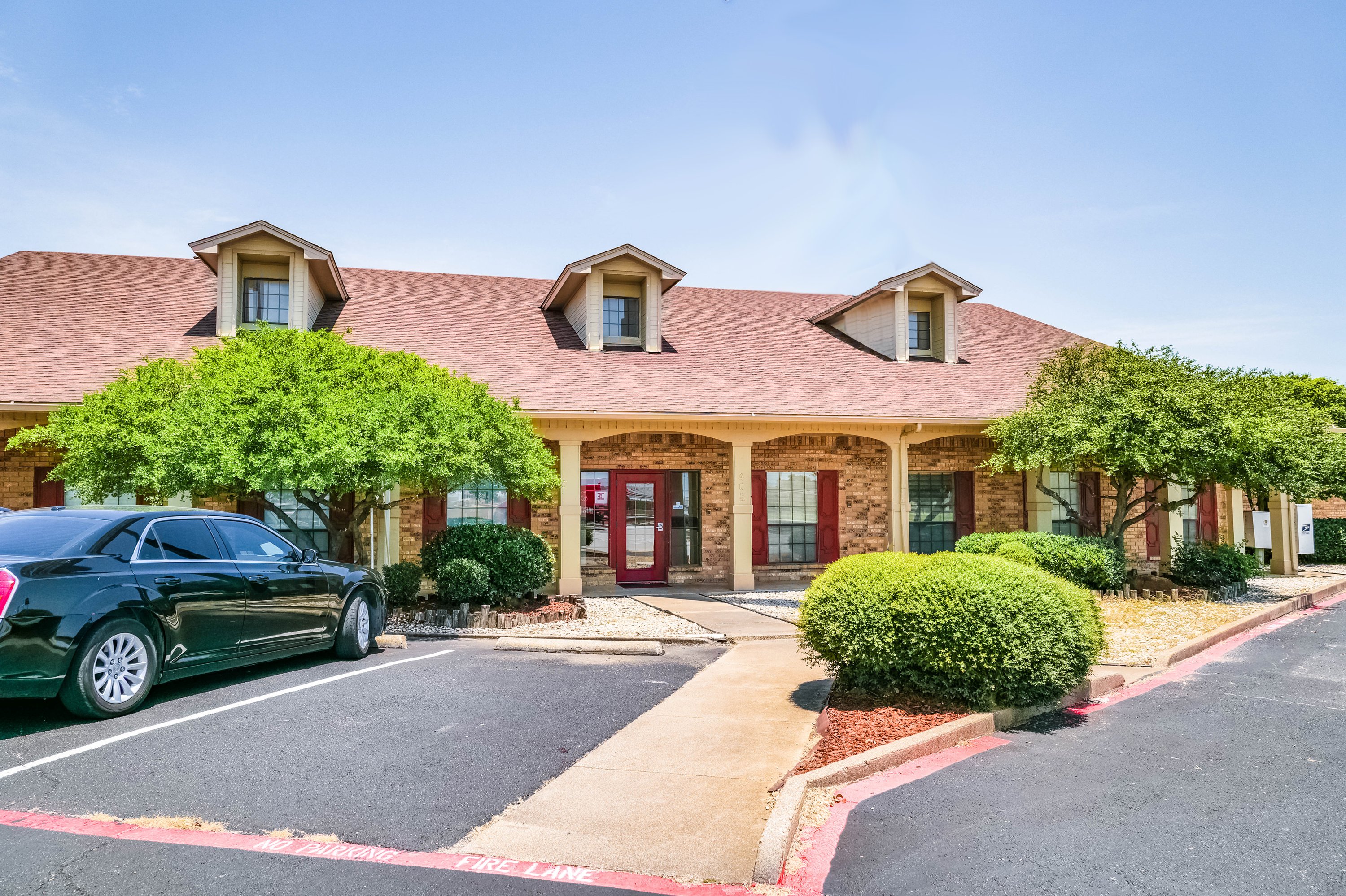 405 Airport Fwy, Bedford, TX 76021