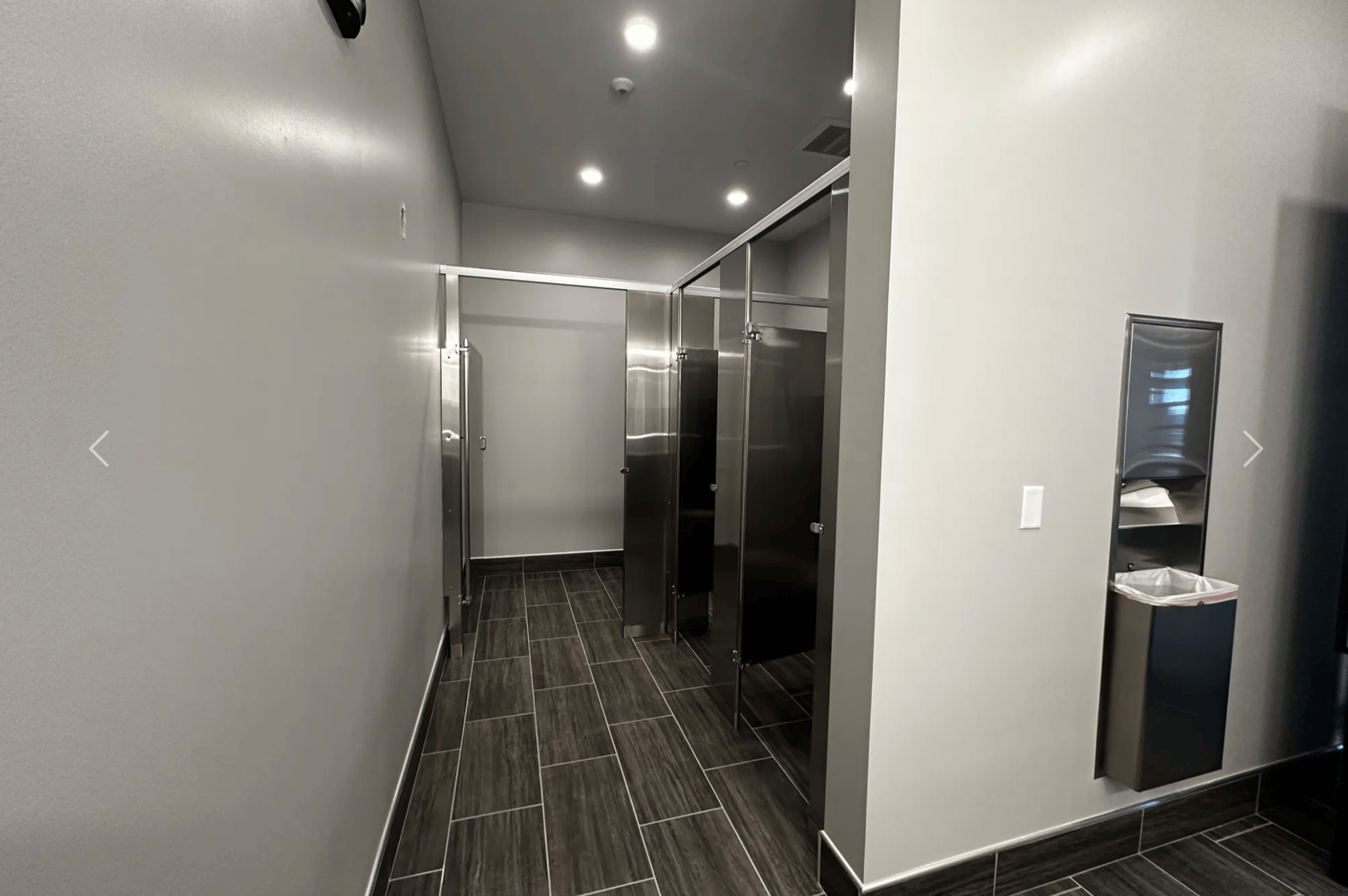 1915749