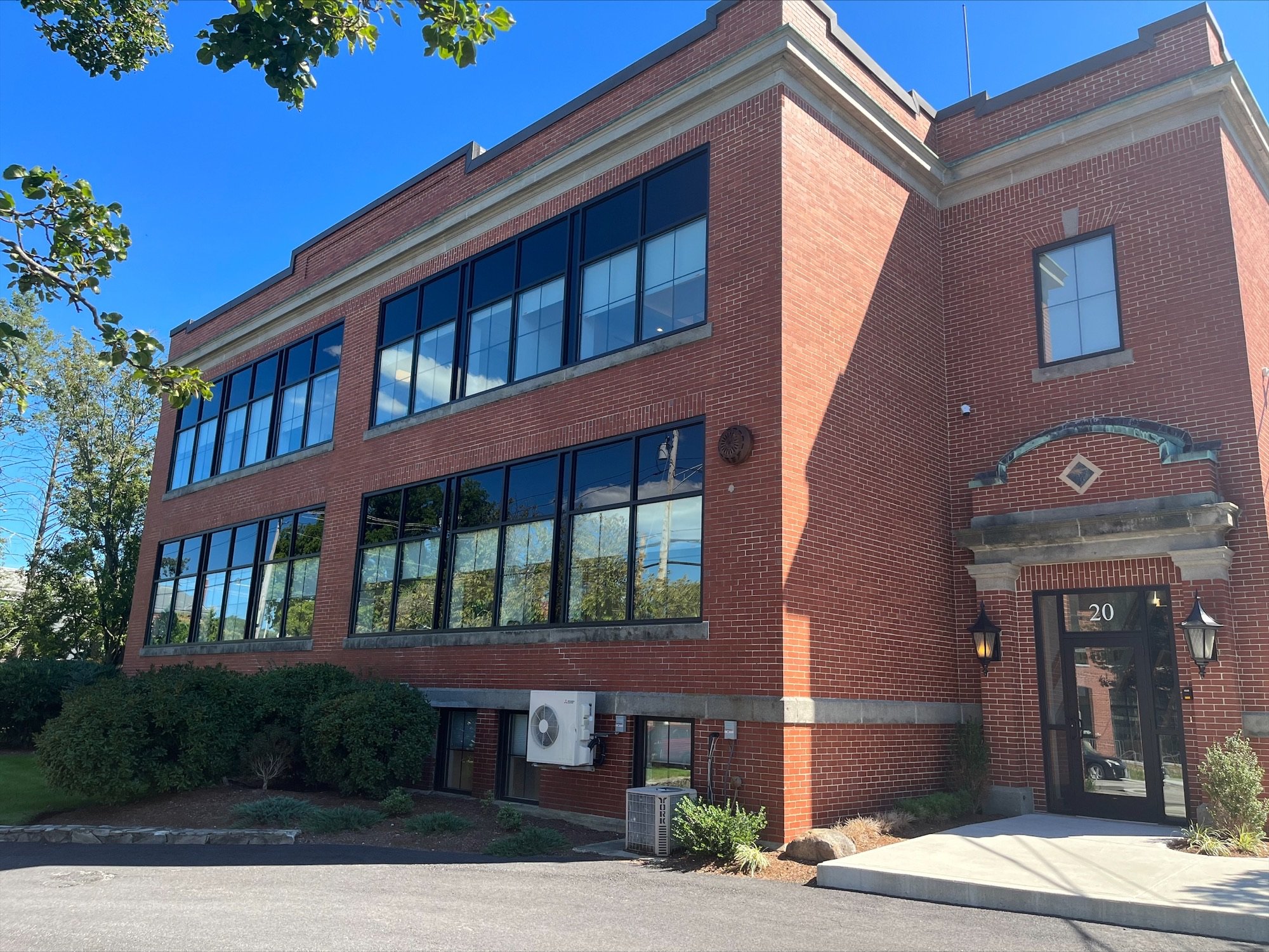 20 Centerville Rd, Warwick, RI 02886