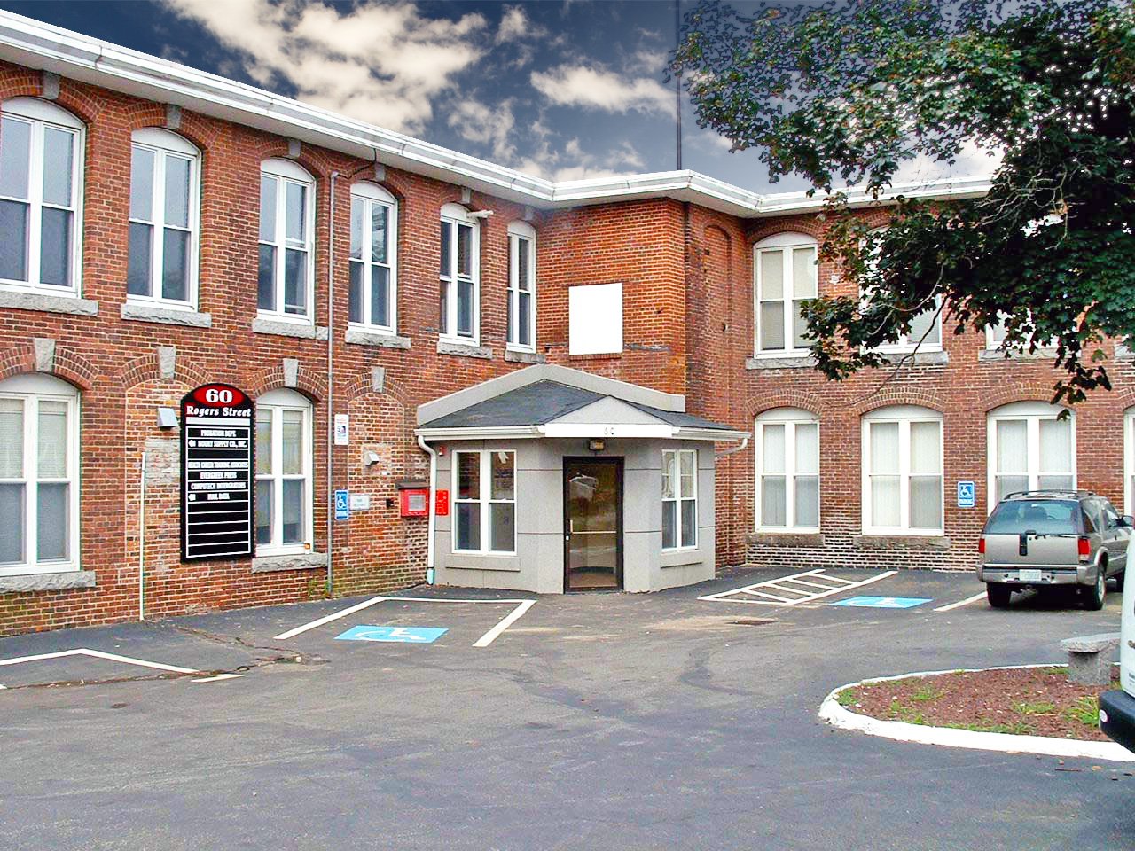 60 Rogers St, Manchester, NH 03103