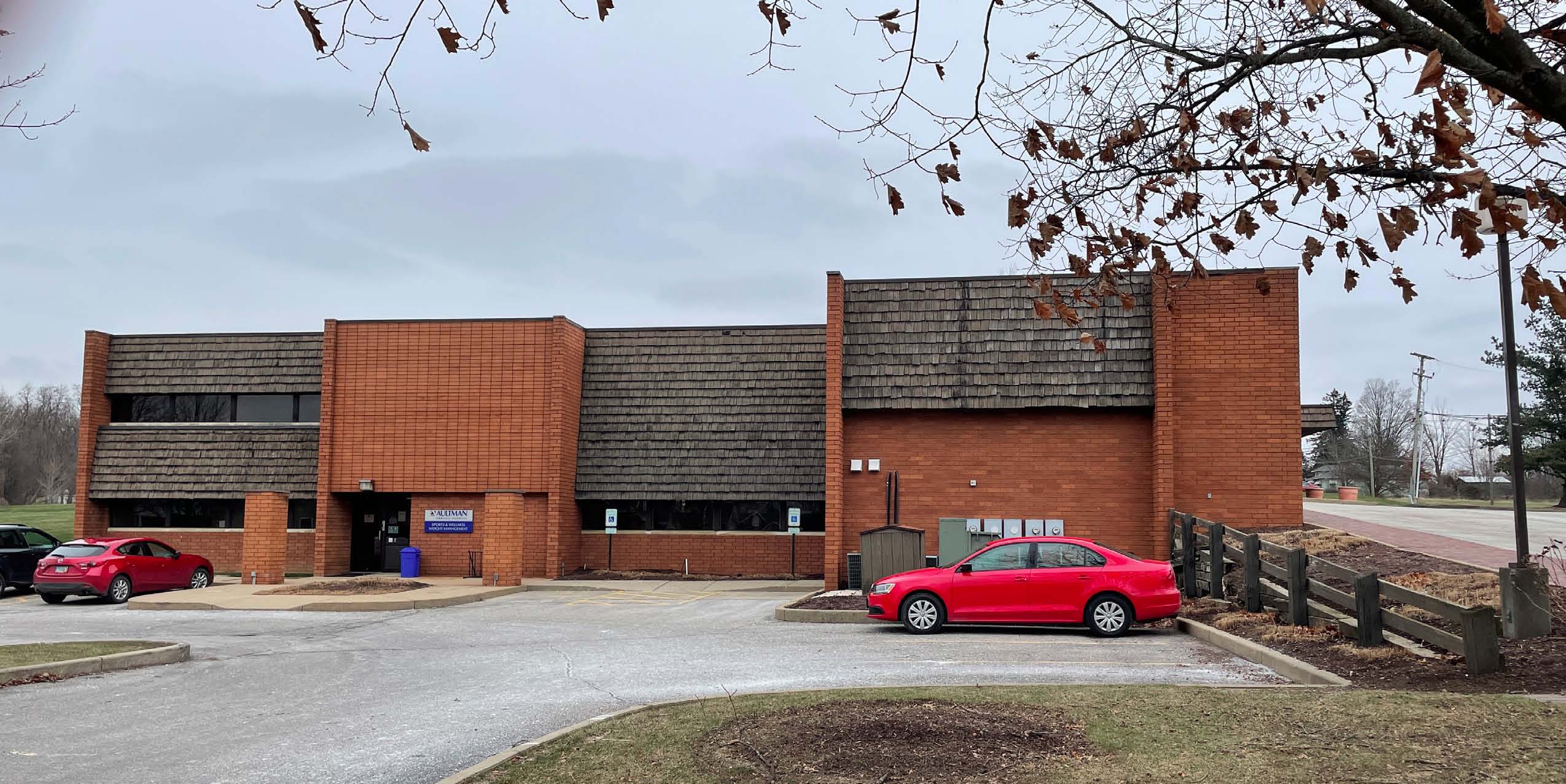 365 S Crown Hill Rd, Orrville, OH 44667