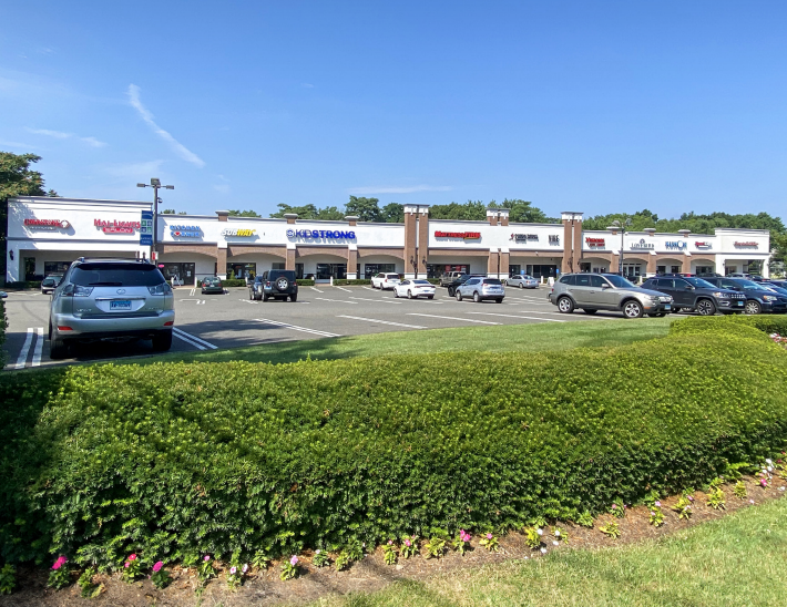 2317 Black Rock Tpke, Fairfield, CT 06825