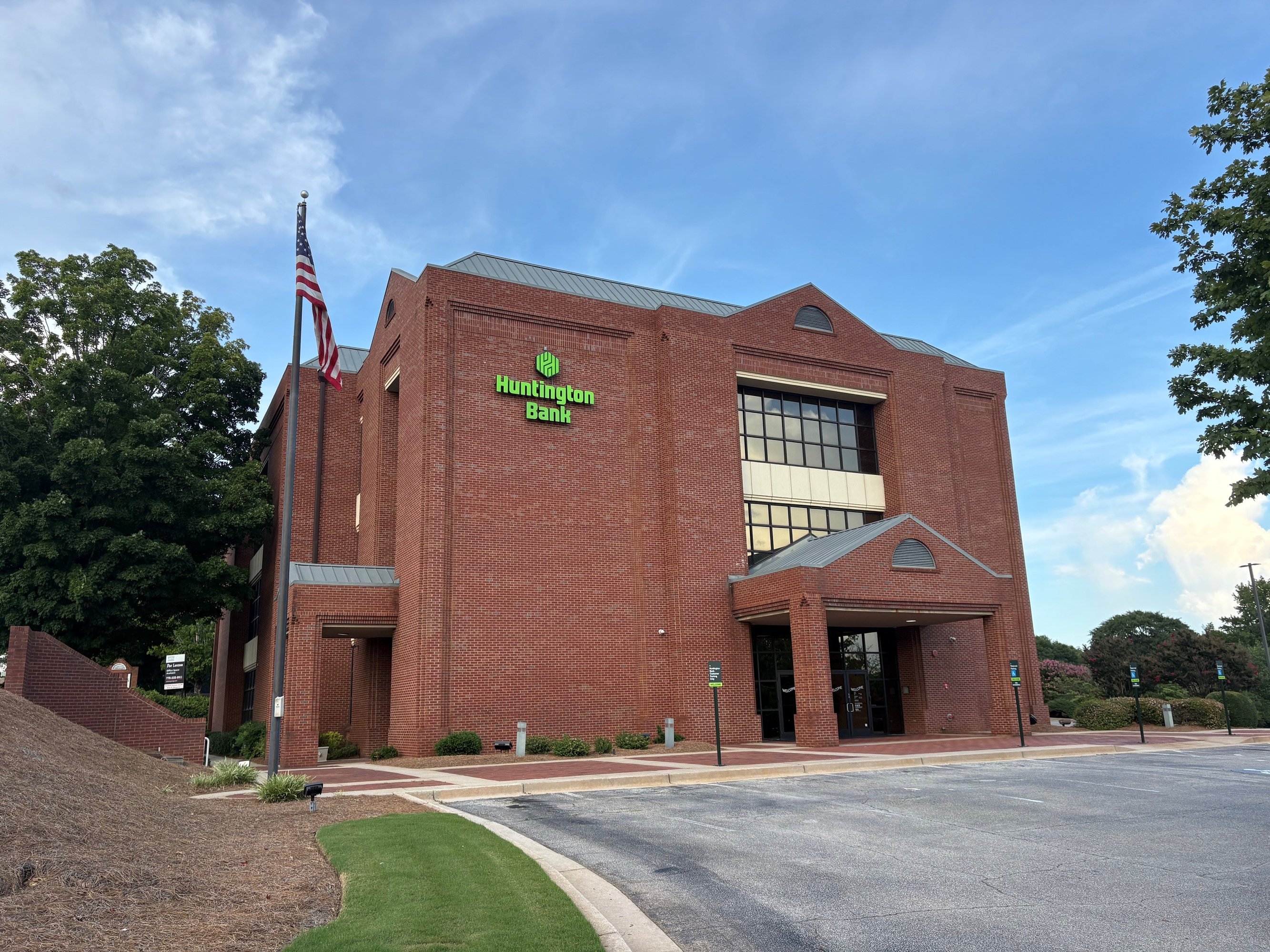 500 Jesse Jewell Pkwy, Gainesville, GA 30501